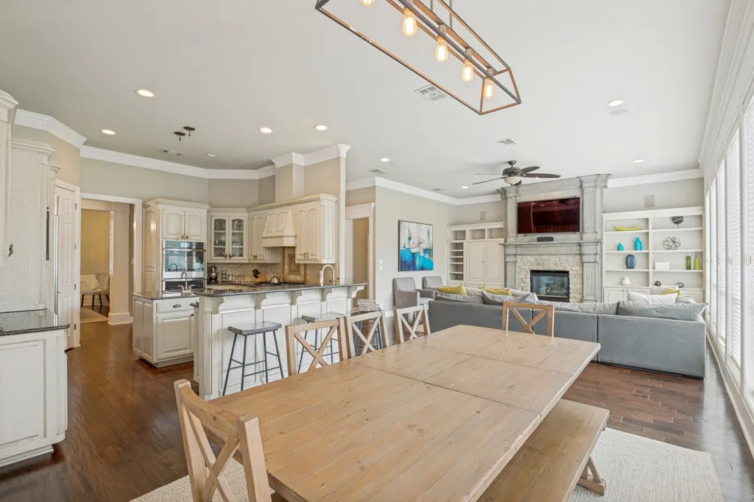 Single Family Residence For Sale in Tarrant County , 8 Hidden Lake Court, Mansfield, Texas 76063, 4 Bedroom, 4 Bathroom, 3 Garage spaces, 4,476 Sqft, built in 1999, mls#21330821, Real Estate Agent in Mansfield, Homes For Sale in Tarrant county, Homes For Sale in Mansfield, Realtor in Mansfield Texas, Real Estate Brokerage Independent Realty Texas, Luminita Cordes Realtor