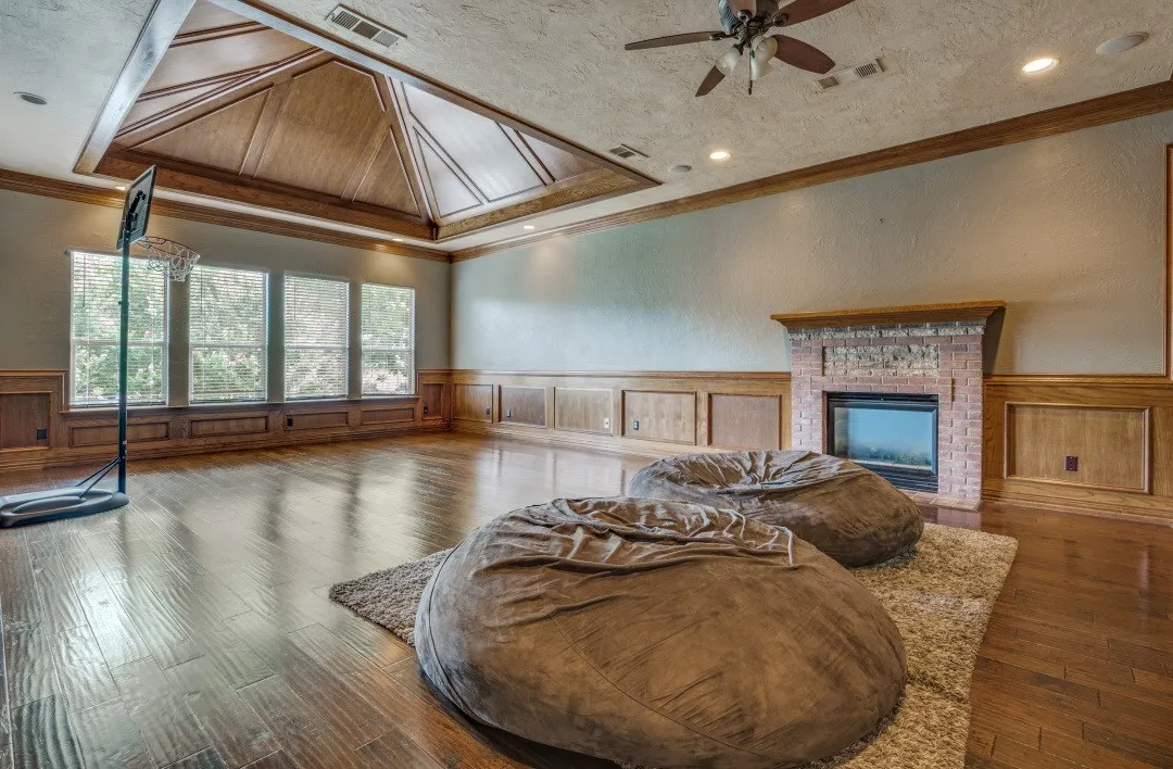 Single Family Residence For Sale in Tarrant County , 8 Hidden Lake Court, Mansfield, Texas 76063, 4 Bedroom, 4 Bathroom, 3 Garage spaces, 4,476 Sqft, built in 1999, mls#21330821, Real Estate Agent in Mansfield, Homes For Sale in Tarrant county, Homes For Sale in Mansfield, Realtor in Mansfield Texas, Real Estate Brokerage Independent Realty Texas, Luminita Cordes Realtor