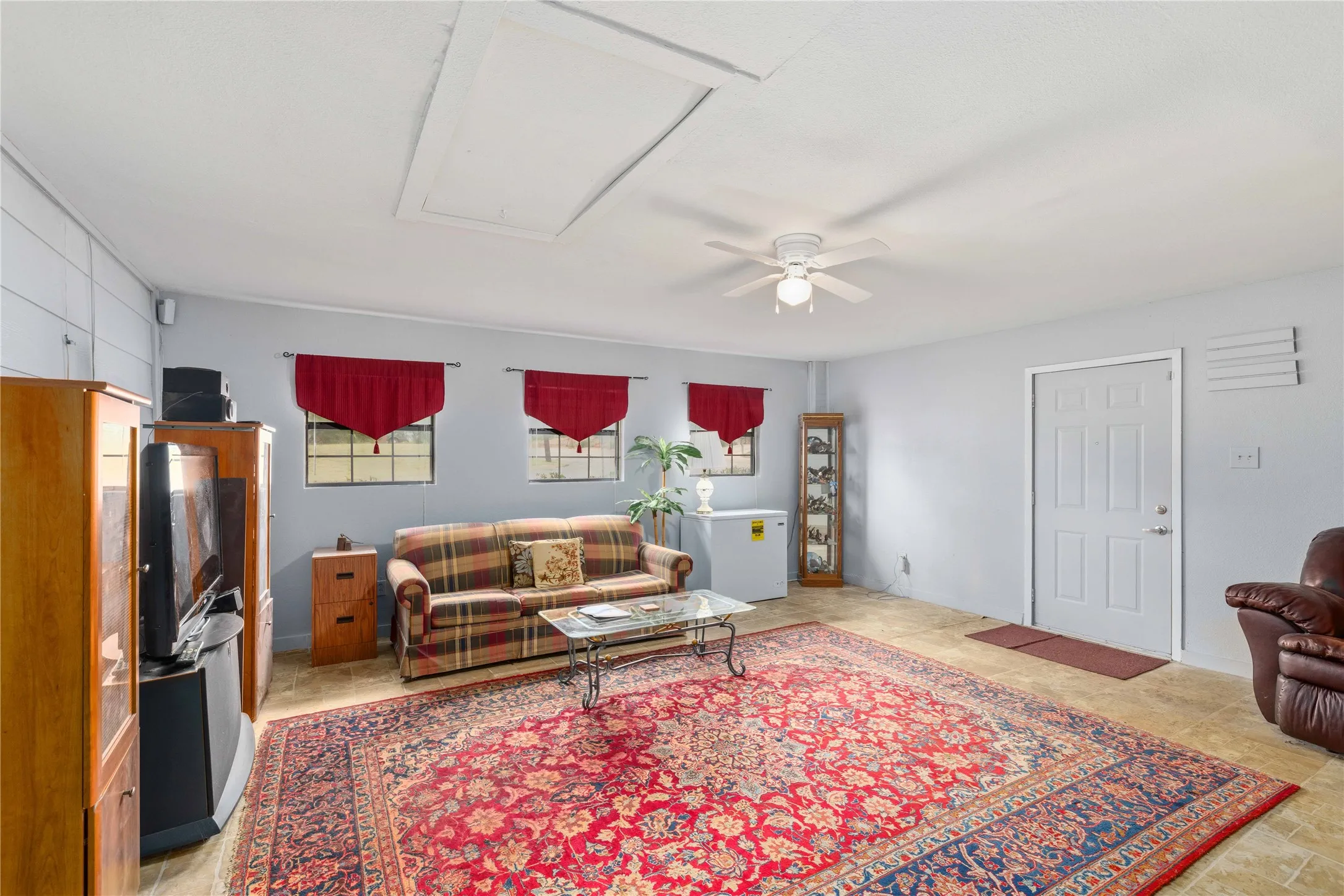 Single Family Residence For Sale in Coleman County , 908 W 2nd Street, Coleman, Texas 76834, 3 Bedroom, 2 Bathroom, Garage spaces, 1,835 Sqft, built in 1970, mls#21332595, Real Estate Agent in Coleman, Homes For Sale in Coleman county, Homes For Sale in Coleman, Realtor in Coleman Texas, Real Estate Brokerage Independent Realty Texas, Luminita Cordes Realtor