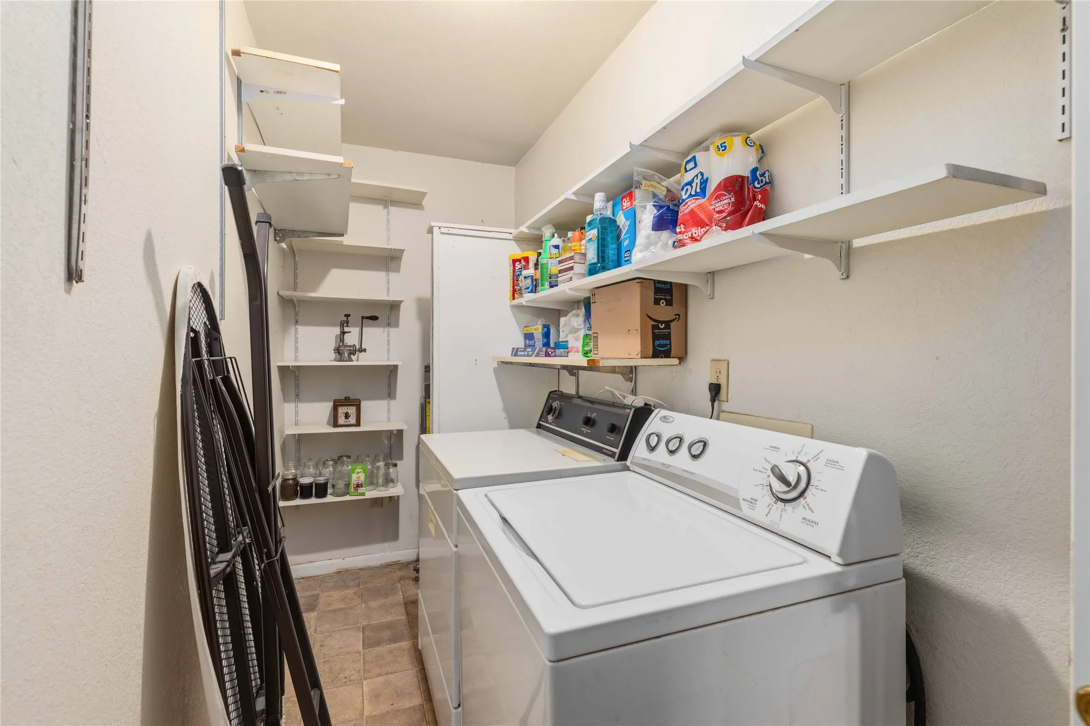 Single Family Residence For Sale in Coleman County , 908 W 2nd Street, Coleman, Texas 76834, 3 Bedroom, 2 Bathroom, Garage spaces, 1,835 Sqft, built in 1970, mls#21332595, Real Estate Agent in Coleman, Homes For Sale in Coleman county, Homes For Sale in Coleman, Realtor in Coleman Texas, Real Estate Brokerage Independent Realty Texas, Luminita Cordes Realtor