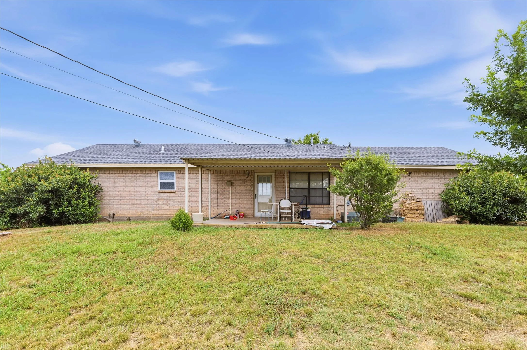 Single Family Residence For Sale in Coleman County , 908 W 2nd Street, Coleman, Texas 76834, 3 Bedroom, 2 Bathroom, Garage spaces, 1,835 Sqft, built in 1970, mls#21332595, Real Estate Agent in Coleman, Homes For Sale in Coleman county, Homes For Sale in Coleman, Realtor in Coleman Texas, Real Estate Brokerage Independent Realty Texas, Luminita Cordes Realtor