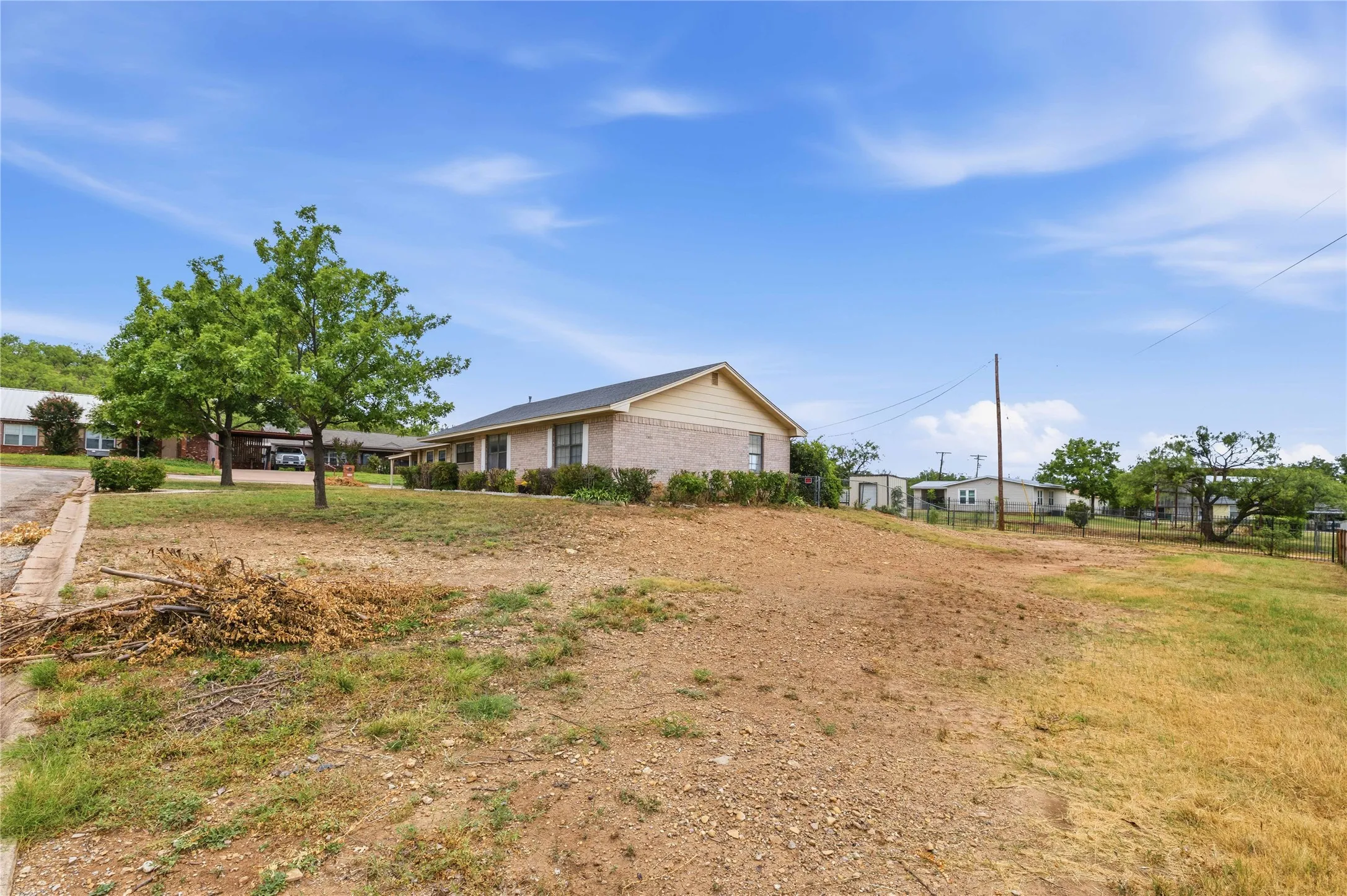 Single Family Residence For Sale in Coleman County , 908 W 2nd Street, Coleman, Texas 76834, 3 Bedroom, 2 Bathroom, Garage spaces, 1,835 Sqft, built in 1970, mls#21332595, Real Estate Agent in Coleman, Homes For Sale in Coleman county, Homes For Sale in Coleman, Realtor in Coleman Texas, Real Estate Brokerage Independent Realty Texas, Luminita Cordes Realtor