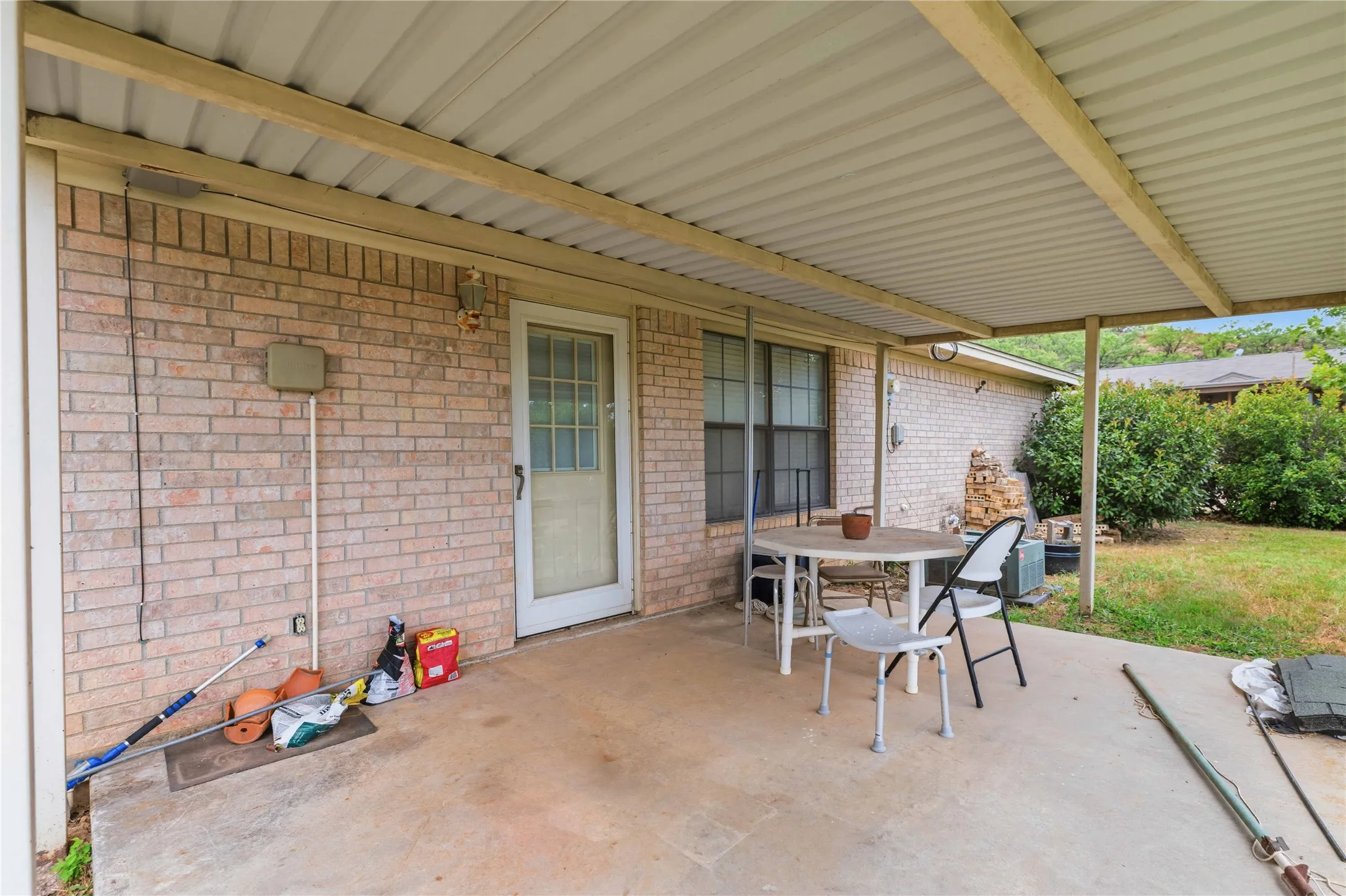 Single Family Residence For Sale in Coleman County , 908 W 2nd Street, Coleman, Texas 76834, 3 Bedroom, 2 Bathroom, Garage spaces, 1,835 Sqft, built in 1970, mls#21332595, Real Estate Agent in Coleman, Homes For Sale in Coleman county, Homes For Sale in Coleman, Realtor in Coleman Texas, Real Estate Brokerage Independent Realty Texas, Luminita Cordes Realtor