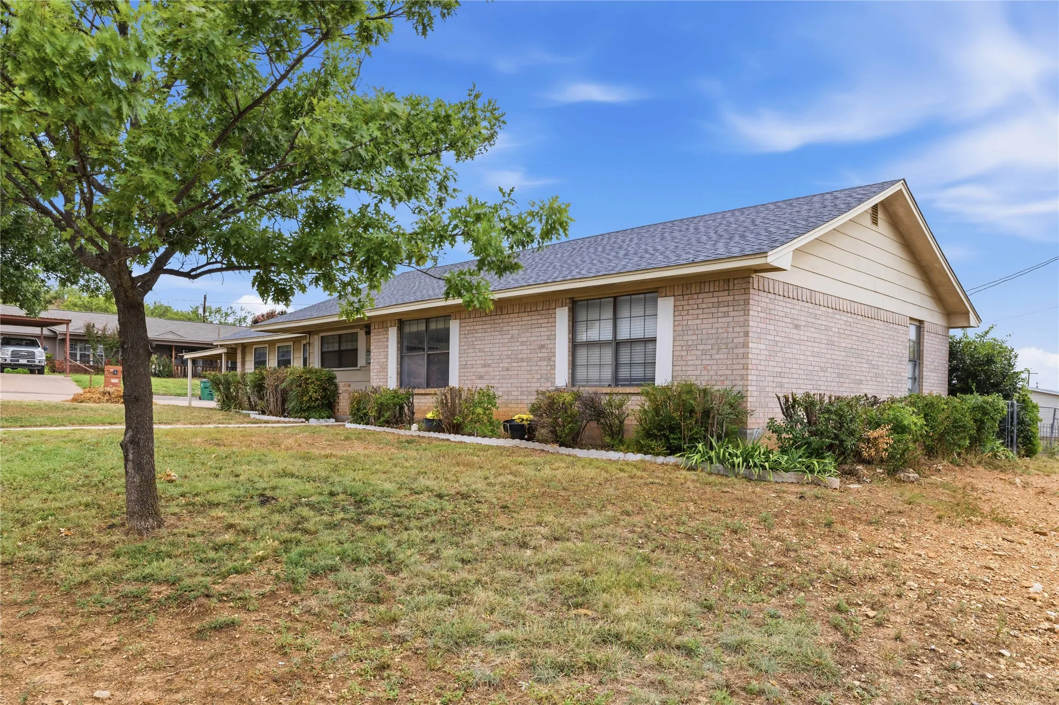 Single Family Residence For Sale in Coleman County , 908 W 2nd Street, Coleman, Texas 76834, 3 Bedroom, 2 Bathroom, Garage spaces, 1,835 Sqft, built in 1970, mls#21332595, Real Estate Agent in Coleman, Homes For Sale in Coleman county, Homes For Sale in Coleman, Realtor in Coleman Texas, Real Estate Brokerage Independent Realty Texas, Luminita Cordes Realtor