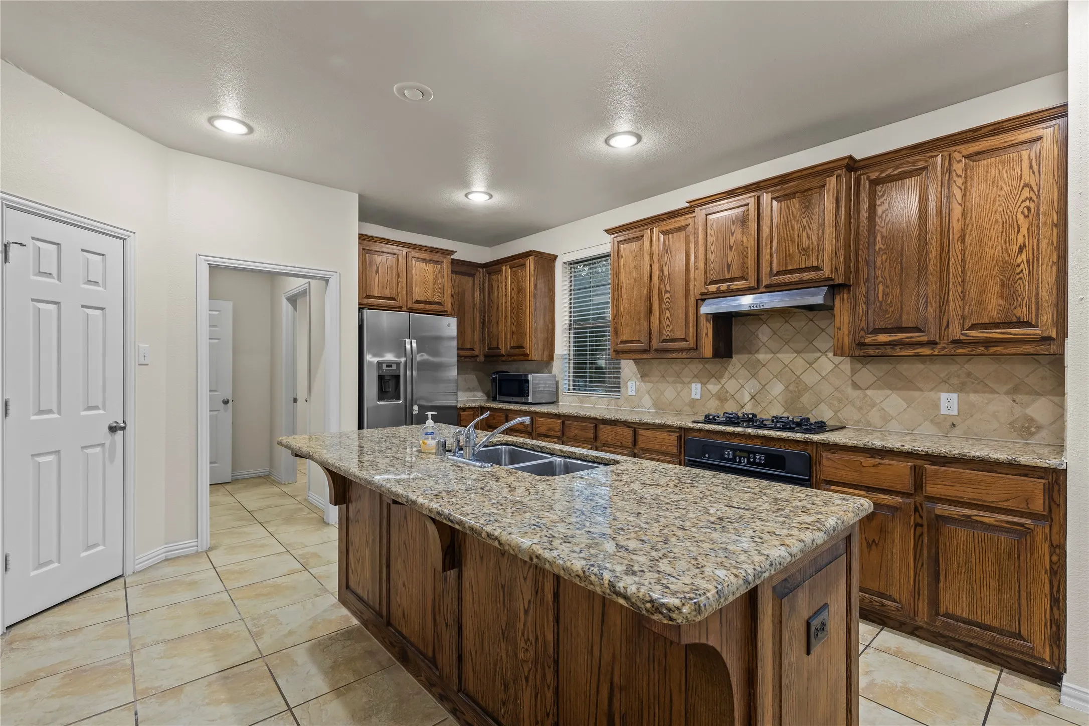 Single Family Residence For Sale in Dallas County , 8302 Munich Drive, Rowlett, Texas 75089, 4 Bedroom, 4 Bathroom, 2 Garage spaces, 3,794 Sqft, built in 2005, mls#21333344, Real Estate Agent in Rowlett, Homes For Sale in Dallas county, Homes For Sale in Rowlett, Realtor in Rowlett Texas, Real Estate Brokerage Independent Realty Texas, Luminita Cordes Realtor