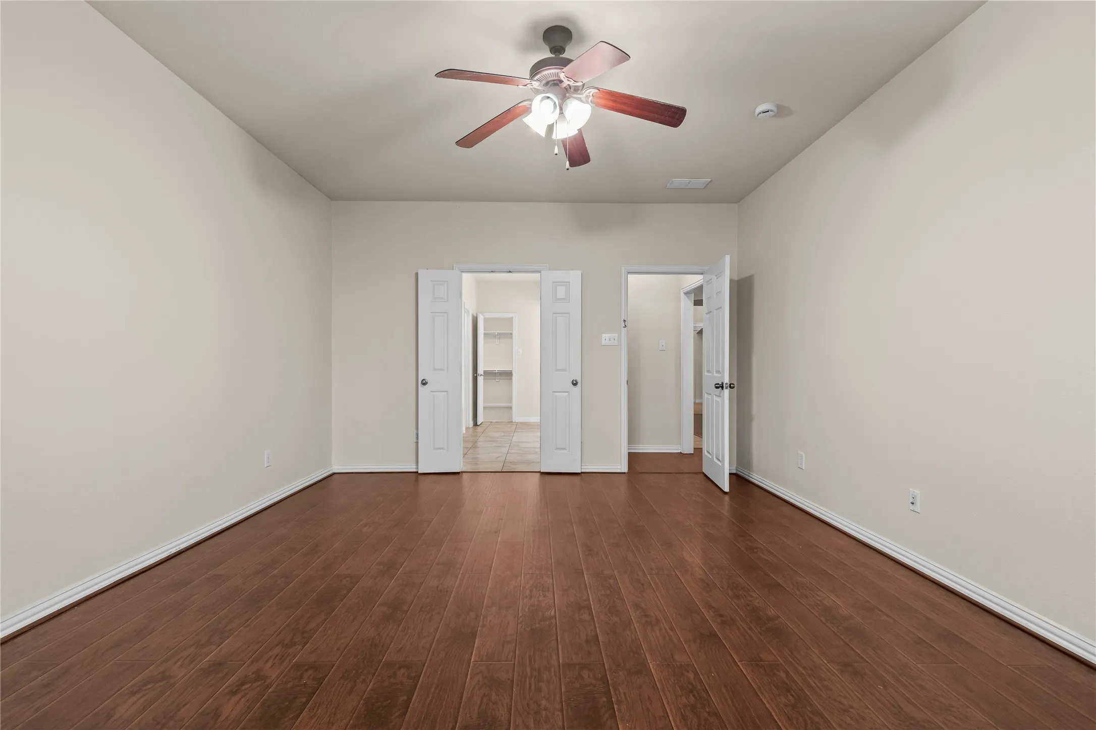 Single Family Residence For Sale in Dallas County , 8302 Munich Drive, Rowlett, Texas 75089, 4 Bedroom, 4 Bathroom, 2 Garage spaces, 3,794 Sqft, built in 2005, mls#21333344, Real Estate Agent in Rowlett, Homes For Sale in Dallas county, Homes For Sale in Rowlett, Realtor in Rowlett Texas, Real Estate Brokerage Independent Realty Texas, Luminita Cordes Realtor