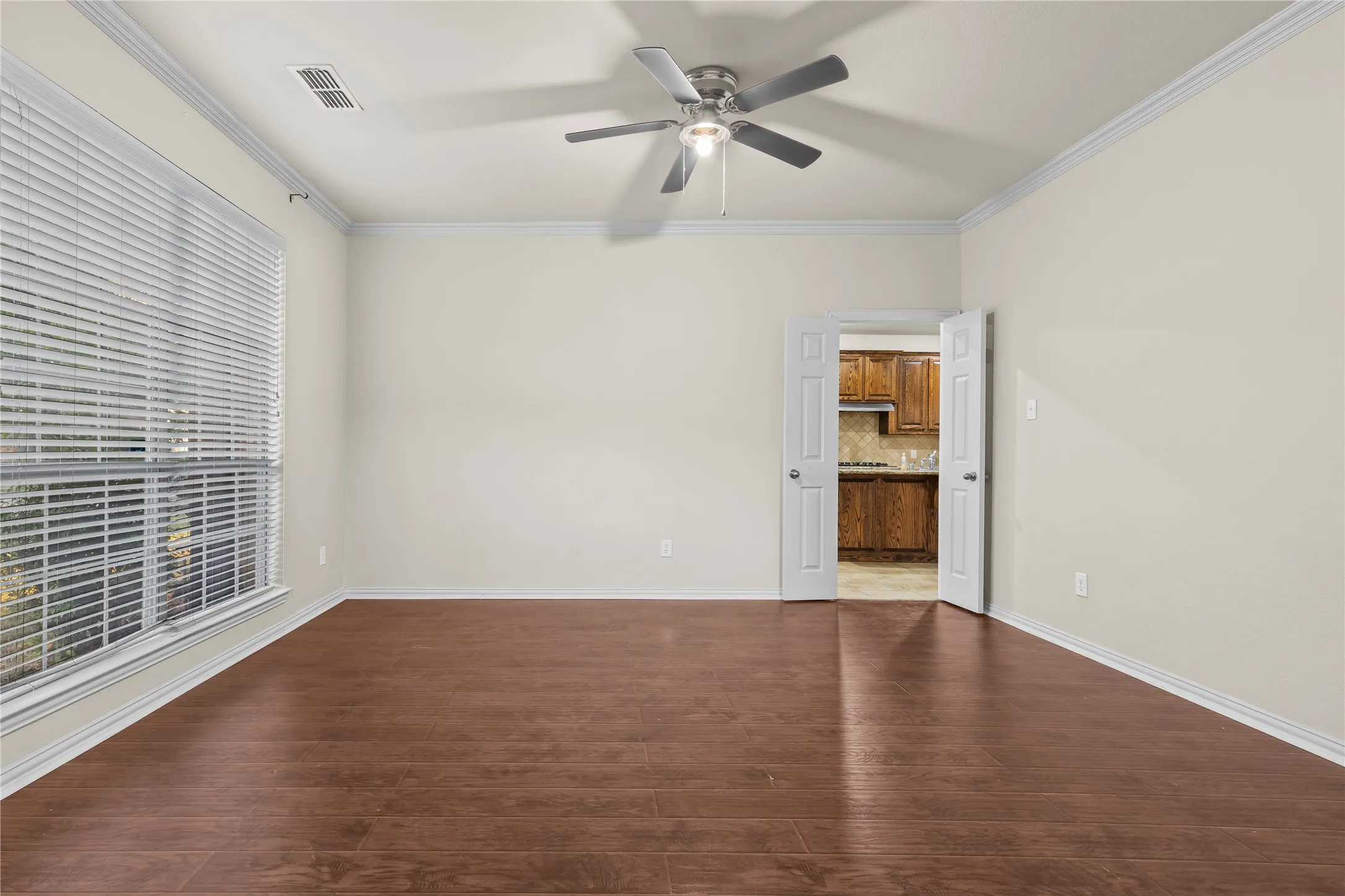 Single Family Residence For Sale in Dallas County , 8302 Munich Drive, Rowlett, Texas 75089, 4 Bedroom, 4 Bathroom, 2 Garage spaces, 3,794 Sqft, built in 2005, mls#21333344, Real Estate Agent in Rowlett, Homes For Sale in Dallas county, Homes For Sale in Rowlett, Realtor in Rowlett Texas, Real Estate Brokerage Independent Realty Texas, Luminita Cordes Realtor
