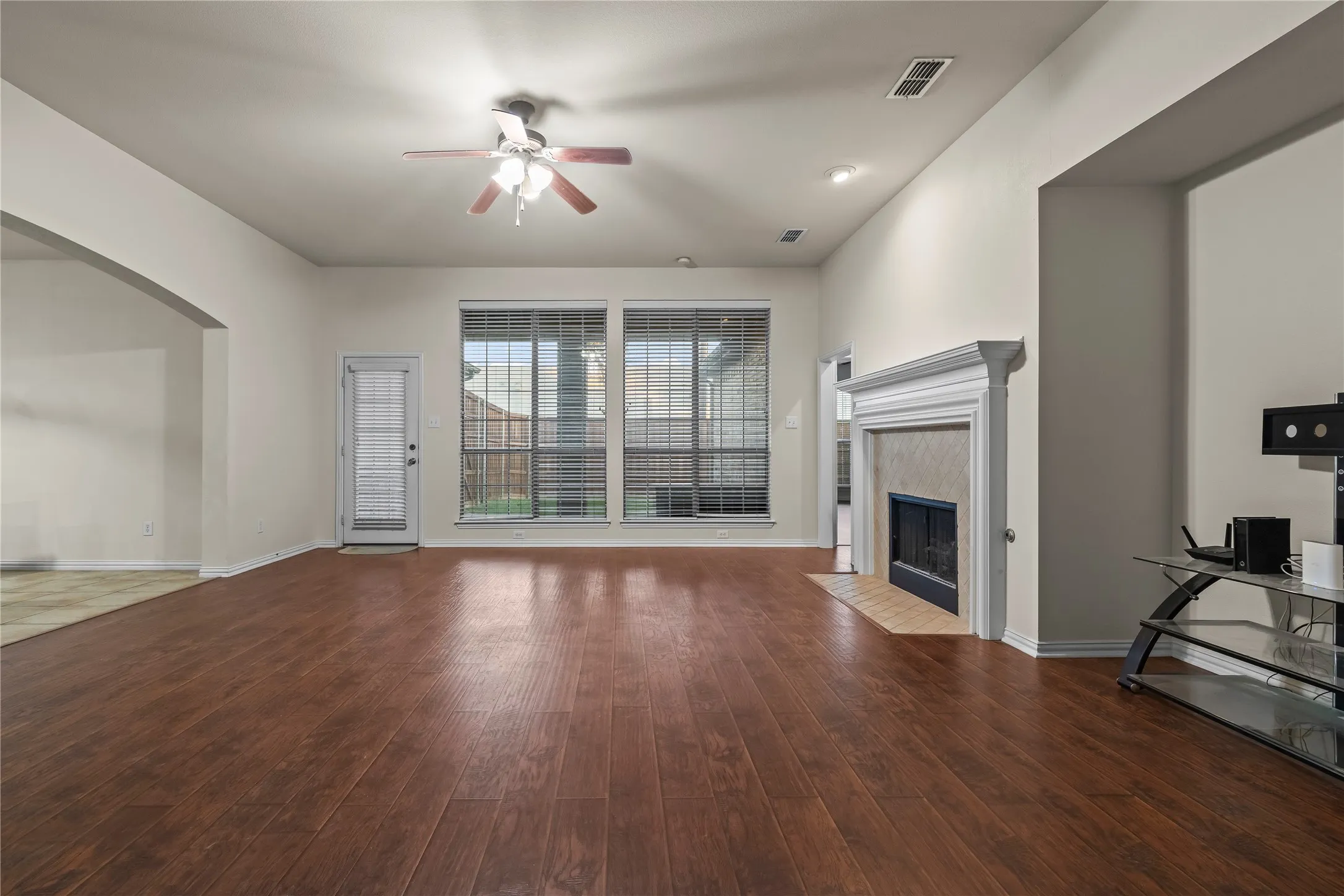 Single Family Residence For Sale in Dallas County , 8302 Munich Drive, Rowlett, Texas 75089, 4 Bedroom, 4 Bathroom, 2 Garage spaces, 3,794 Sqft, built in 2005, mls#21333344, Real Estate Agent in Rowlett, Homes For Sale in Dallas county, Homes For Sale in Rowlett, Realtor in Rowlett Texas, Real Estate Brokerage Independent Realty Texas, Luminita Cordes Realtor