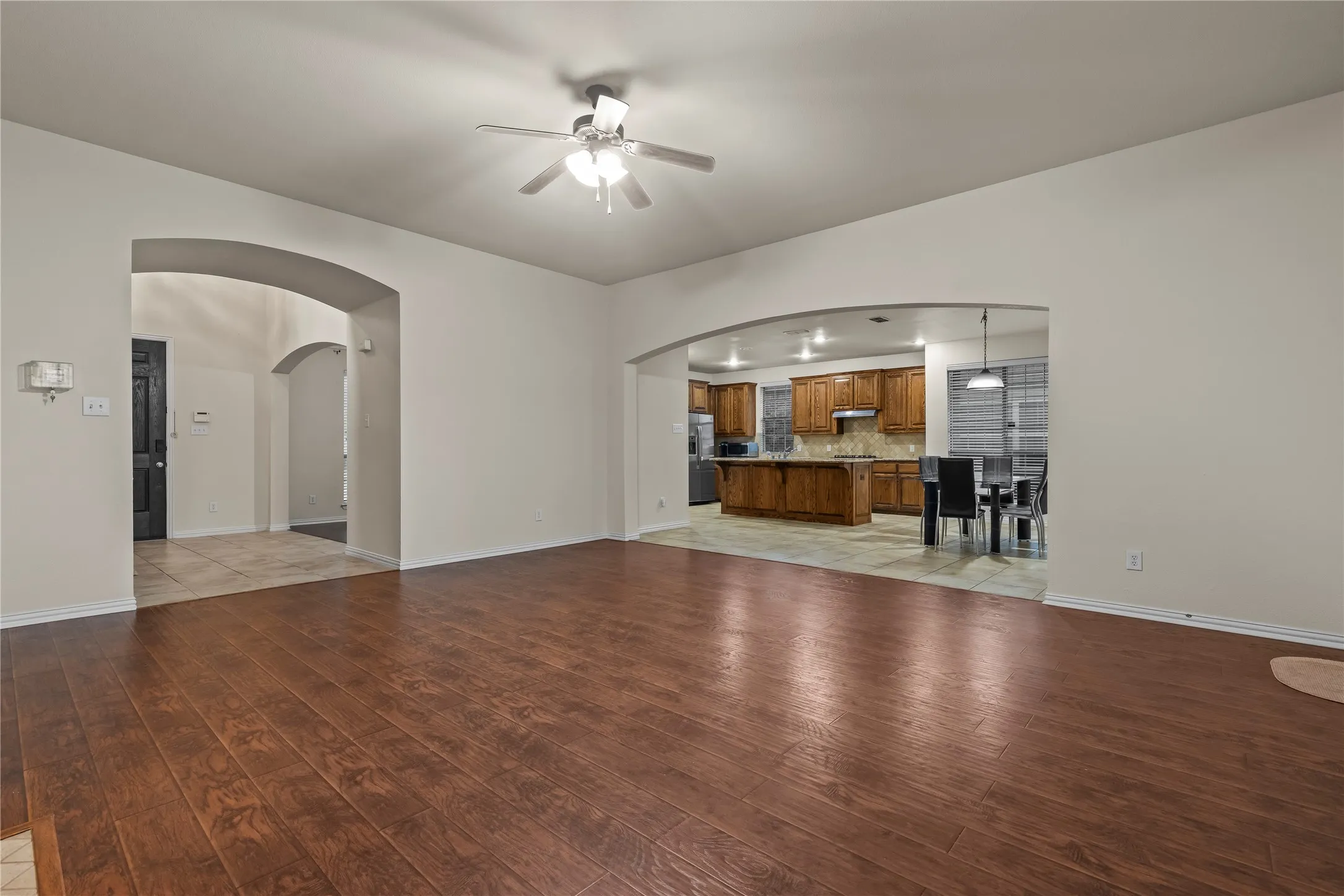 Single Family Residence For Sale in Dallas County , 8302 Munich Drive, Rowlett, Texas 75089, 4 Bedroom, 4 Bathroom, 2 Garage spaces, 3,794 Sqft, built in 2005, mls#21333344, Real Estate Agent in Rowlett, Homes For Sale in Dallas county, Homes For Sale in Rowlett, Realtor in Rowlett Texas, Real Estate Brokerage Independent Realty Texas, Luminita Cordes Realtor
