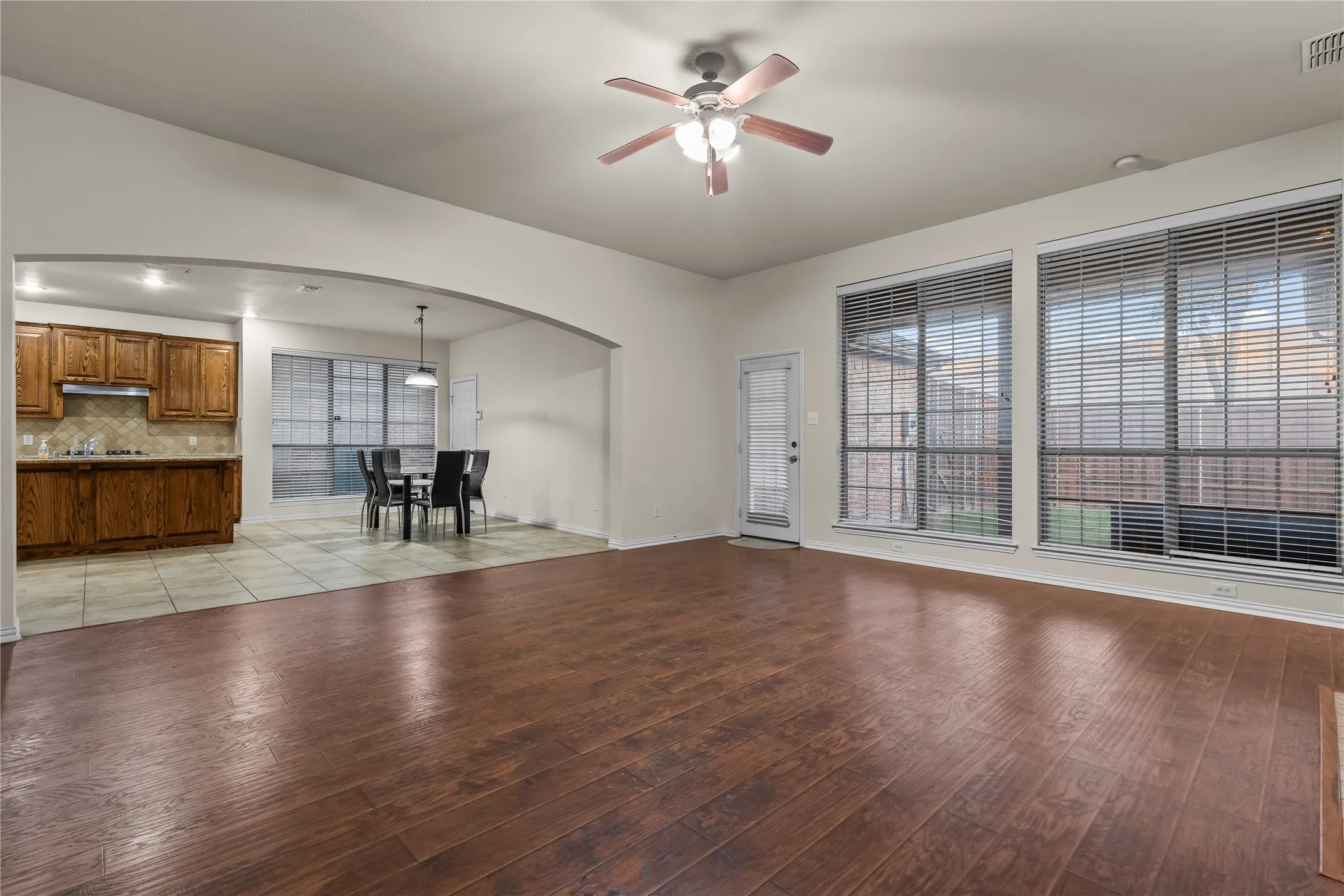 Single Family Residence For Sale in Dallas County , 8302 Munich Drive, Rowlett, Texas 75089, 4 Bedroom, 4 Bathroom, 2 Garage spaces, 3,794 Sqft, built in 2005, mls#21333344, Real Estate Agent in Rowlett, Homes For Sale in Dallas county, Homes For Sale in Rowlett, Realtor in Rowlett Texas, Real Estate Brokerage Independent Realty Texas, Luminita Cordes Realtor