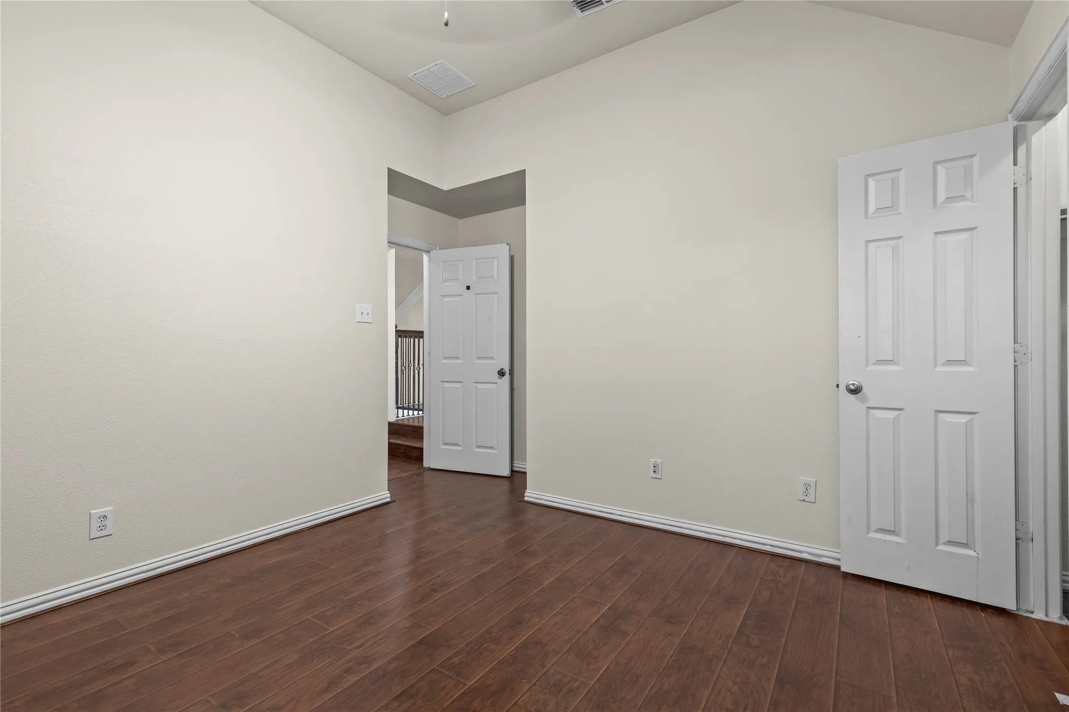 Single Family Residence For Sale in Dallas County , 8302 Munich Drive, Rowlett, Texas 75089, 4 Bedroom, 4 Bathroom, 2 Garage spaces, 3,794 Sqft, built in 2005, mls#21333344, Real Estate Agent in Rowlett, Homes For Sale in Dallas county, Homes For Sale in Rowlett, Realtor in Rowlett Texas, Real Estate Brokerage Independent Realty Texas, Luminita Cordes Realtor