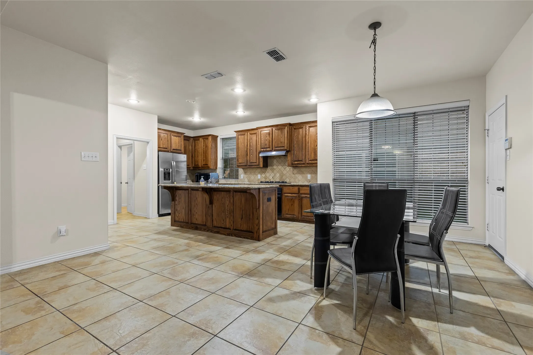 Single Family Residence For Sale in Dallas County , 8302 Munich Drive, Rowlett, Texas 75089, 4 Bedroom, 4 Bathroom, 2 Garage spaces, 3,794 Sqft, built in 2005, mls#21333344, Real Estate Agent in Rowlett, Homes For Sale in Dallas county, Homes For Sale in Rowlett, Realtor in Rowlett Texas, Real Estate Brokerage Independent Realty Texas, Luminita Cordes Realtor