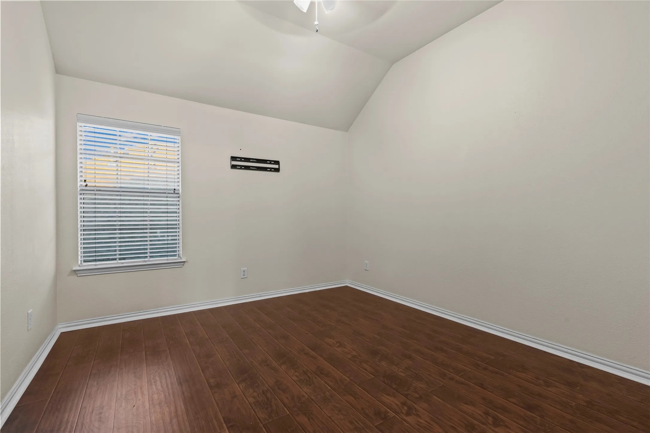 Single Family Residence For Sale in Dallas County , 8302 Munich Drive, Rowlett, Texas 75089, 4 Bedroom, 4 Bathroom, 2 Garage spaces, 3,794 Sqft, built in 2005, mls#21333344, Real Estate Agent in Rowlett, Homes For Sale in Dallas county, Homes For Sale in Rowlett, Realtor in Rowlett Texas, Real Estate Brokerage Independent Realty Texas, Luminita Cordes Realtor