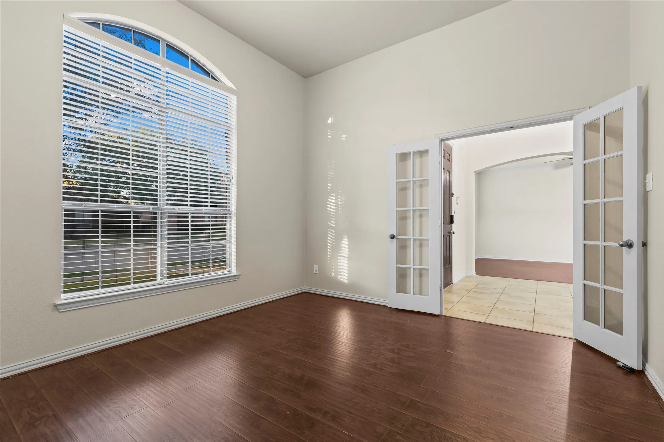 Single Family Residence For Sale in Dallas County , 8302 Munich Drive, Rowlett, Texas 75089, 4 Bedroom, 4 Bathroom, 2 Garage spaces, 3,794 Sqft, built in 2005, mls#21333344, Real Estate Agent in Rowlett, Homes For Sale in Dallas county, Homes For Sale in Rowlett, Realtor in Rowlett Texas, Real Estate Brokerage Independent Realty Texas, Luminita Cordes Realtor