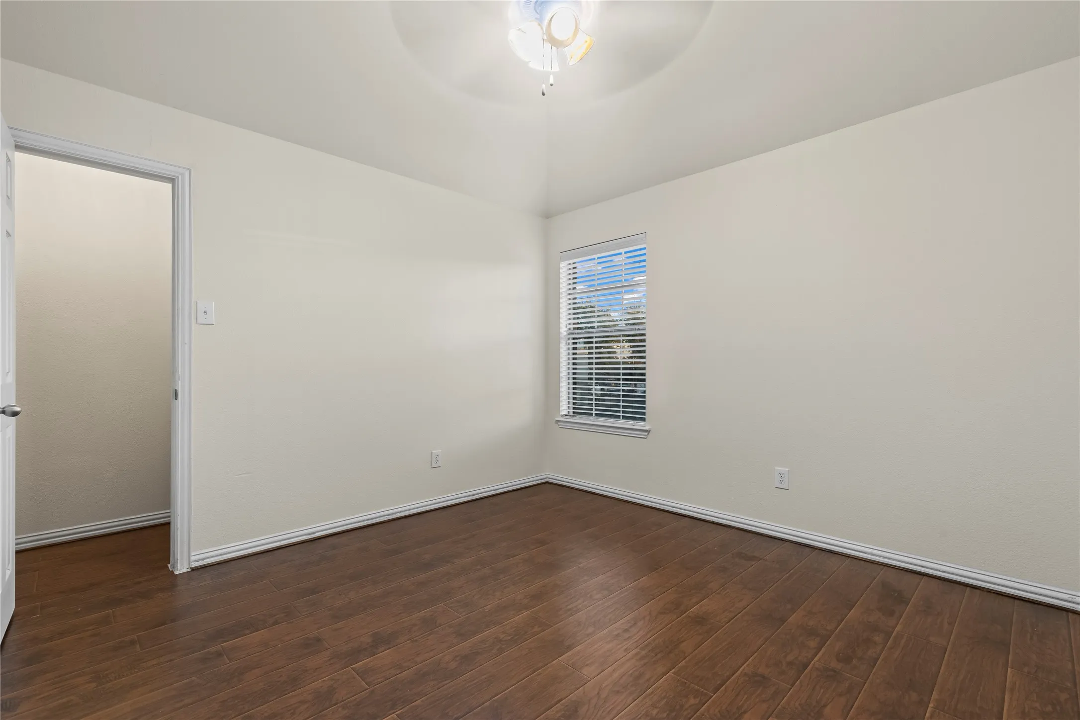 Single Family Residence For Sale in Dallas County , 8302 Munich Drive, Rowlett, Texas 75089, 4 Bedroom, 4 Bathroom, 2 Garage spaces, 3,794 Sqft, built in 2005, mls#21333344, Real Estate Agent in Rowlett, Homes For Sale in Dallas county, Homes For Sale in Rowlett, Realtor in Rowlett Texas, Real Estate Brokerage Independent Realty Texas, Luminita Cordes Realtor