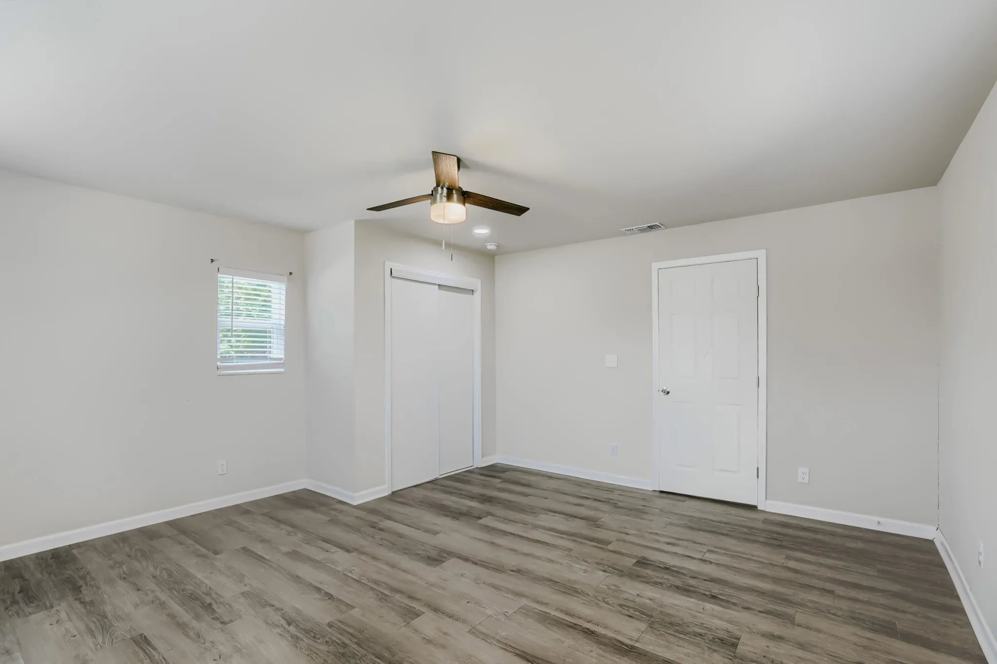 Single Family Residence For Sale in Denton County , 123 S 2nd Street, Sanger, Texas 76266, 3 Bedroom, 3 Bathroom, Garage spaces, 1,496 Sqft, built in 1954, mls#21246875, Real Estate Agent in Sanger, Homes For Sale in Denton county, Homes For Sale in Sanger, Realtor in Sanger Texas, Real Estate Brokerage Independent Realty Texas, Luminita Cordes Realtor