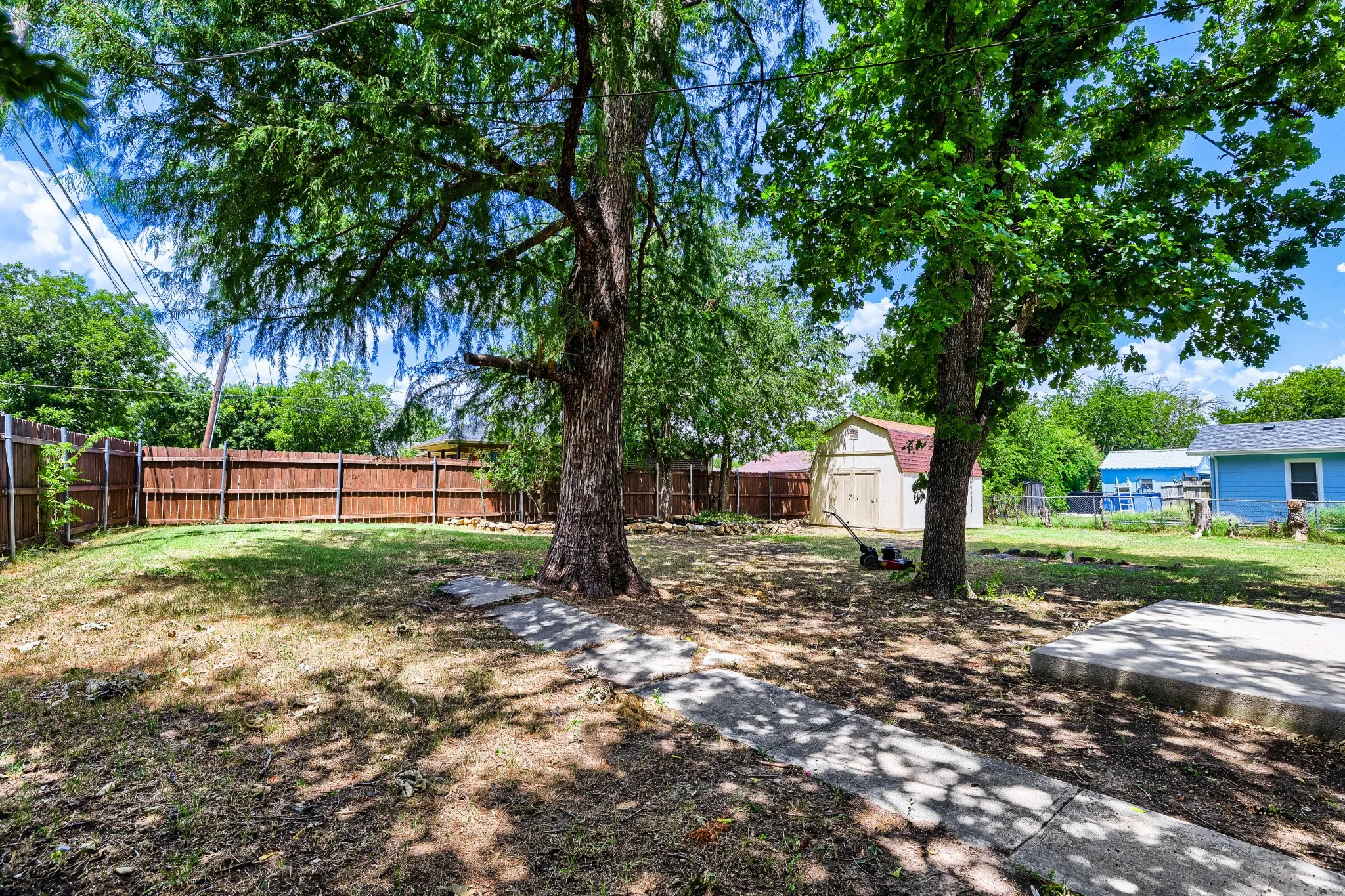 Single Family Residence For Sale in Denton County , 123 S 2nd Street, Sanger, Texas 76266, 3 Bedroom, 3 Bathroom, Garage spaces, 1,496 Sqft, built in 1954, mls#21246875, Real Estate Agent in Sanger, Homes For Sale in Denton county, Homes For Sale in Sanger, Realtor in Sanger Texas, Real Estate Brokerage Independent Realty Texas, Luminita Cordes Realtor