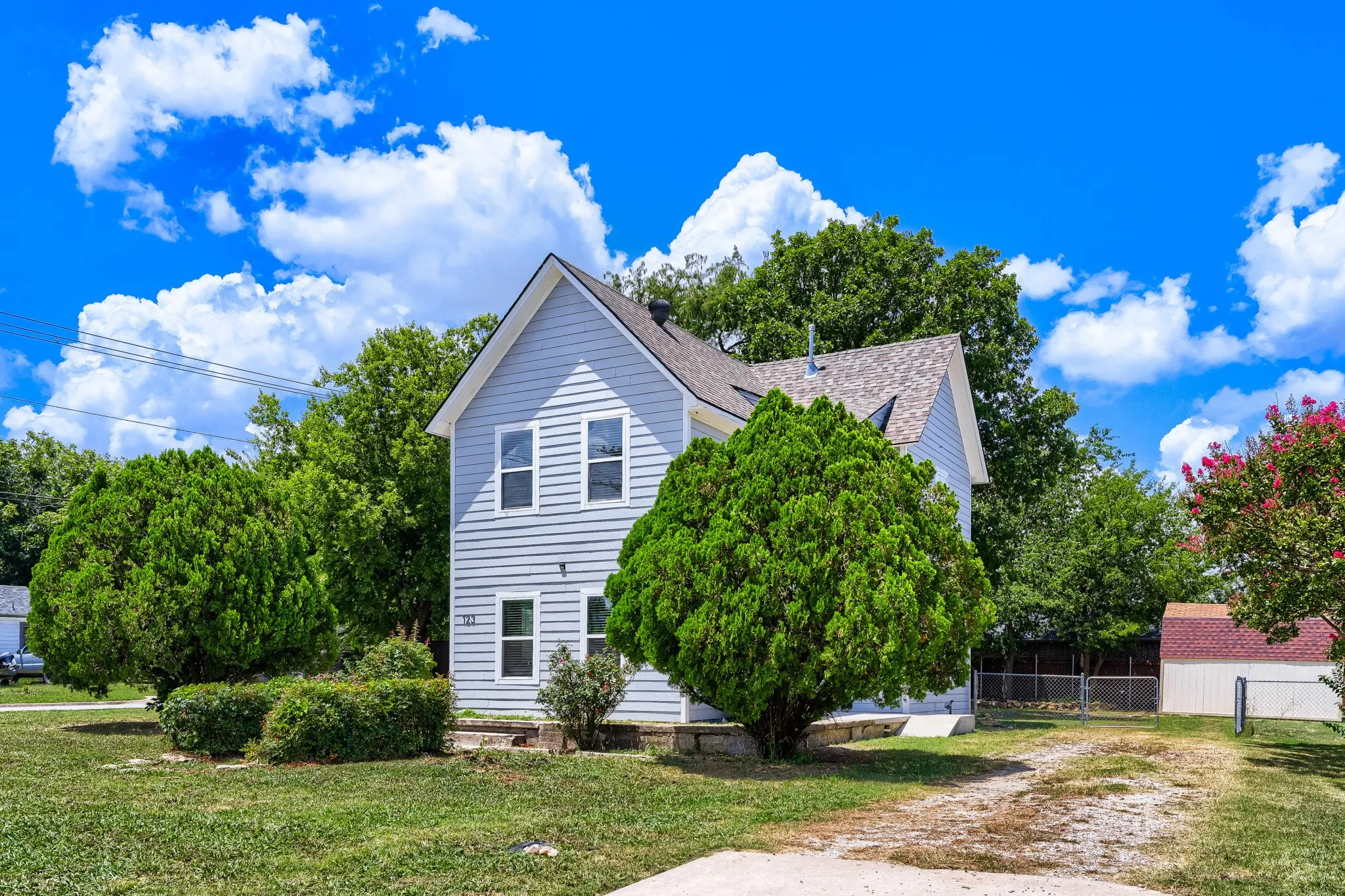 Single Family Residence For Sale in Denton County , 123 S 2nd Street, Sanger, Texas 76266, 3 Bedroom, 3 Bathroom, Garage spaces, 1,496 Sqft, built in 1954, mls#21246875, Real Estate Agent in Sanger, Homes For Sale in Denton county, Homes For Sale in Sanger, Realtor in Sanger Texas, Real Estate Brokerage Independent Realty Texas, Luminita Cordes Realtor