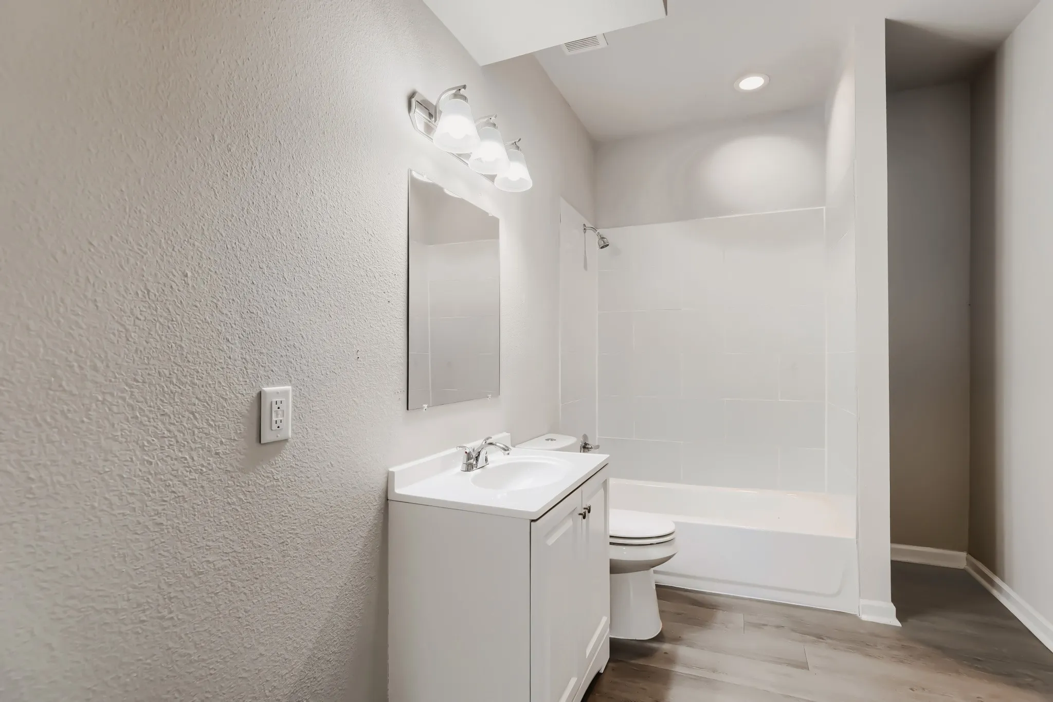 Single Family Residence For Sale in Denton County , 123 S 2nd Street, Sanger, Texas 76266, 3 Bedroom, 3 Bathroom, Garage spaces, 1,496 Sqft, built in 1954, mls#21246875, Real Estate Agent in Sanger, Homes For Sale in Denton county, Homes For Sale in Sanger, Realtor in Sanger Texas, Real Estate Brokerage Independent Realty Texas, Luminita Cordes Realtor