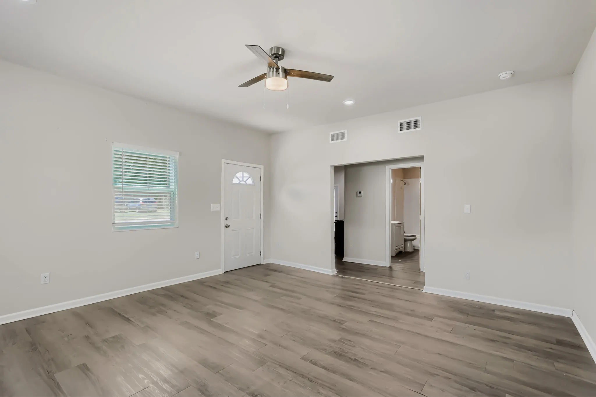Single Family Residence For Sale in Denton County , 123 S 2nd Street, Sanger, Texas 76266, 3 Bedroom, 3 Bathroom, Garage spaces, 1,496 Sqft, built in 1954, mls#21246875, Real Estate Agent in Sanger, Homes For Sale in Denton county, Homes For Sale in Sanger, Realtor in Sanger Texas, Real Estate Brokerage Independent Realty Texas, Luminita Cordes Realtor