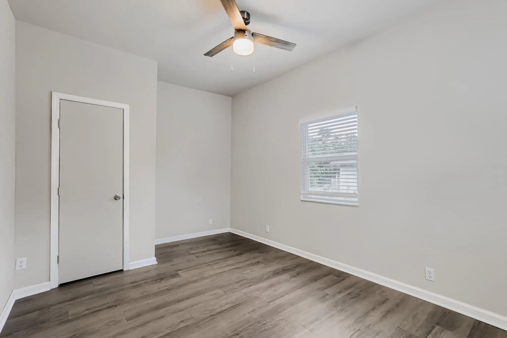 Single Family Residence For Sale in Denton County , 123 S 2nd Street, Sanger, Texas 76266, 3 Bedroom, 3 Bathroom, Garage spaces, 1,496 Sqft, built in 1954, mls#21246875, Real Estate Agent in Sanger, Homes For Sale in Denton county, Homes For Sale in Sanger, Realtor in Sanger Texas, Real Estate Brokerage Independent Realty Texas, Luminita Cordes Realtor