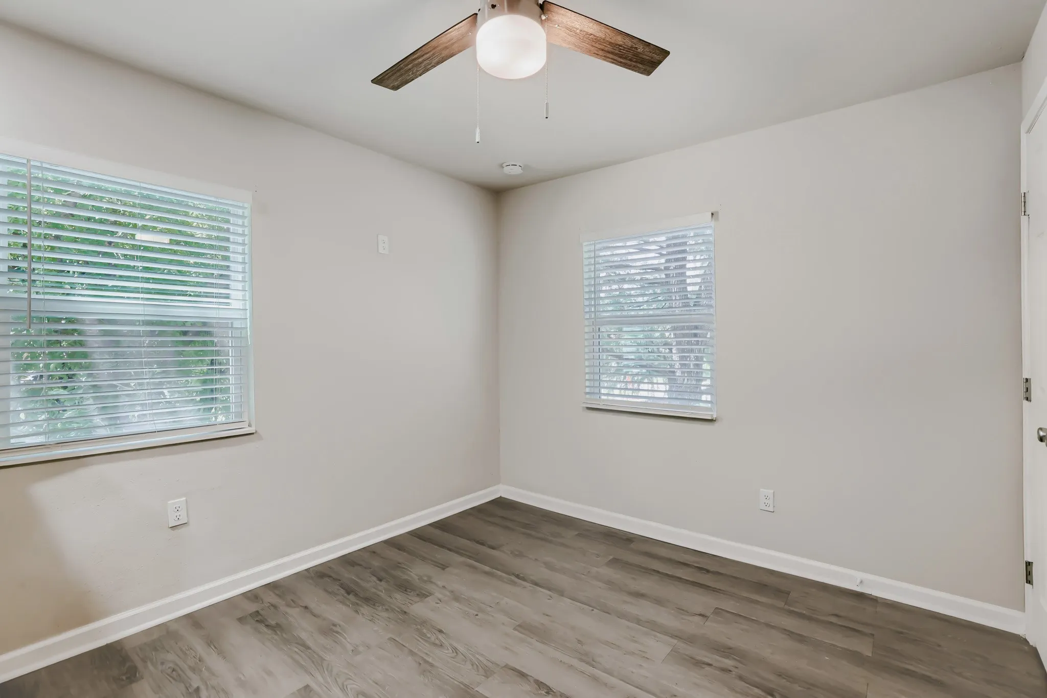 Single Family Residence For Sale in Denton County , 123 S 2nd Street, Sanger, Texas 76266, 3 Bedroom, 3 Bathroom, Garage spaces, 1,496 Sqft, built in 1954, mls#21246875, Real Estate Agent in Sanger, Homes For Sale in Denton county, Homes For Sale in Sanger, Realtor in Sanger Texas, Real Estate Brokerage Independent Realty Texas, Luminita Cordes Realtor