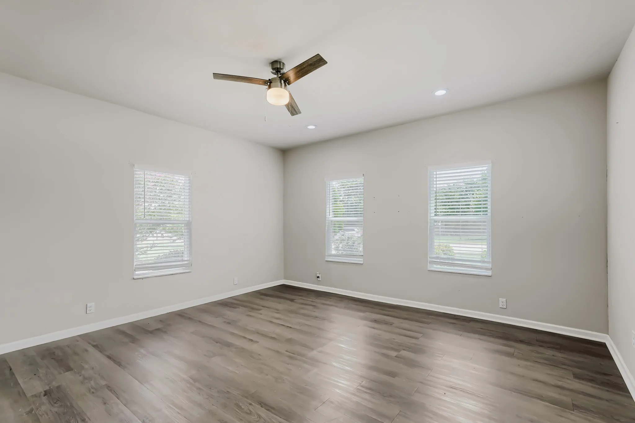 Single Family Residence For Sale in Denton County , 123 S 2nd Street, Sanger, Texas 76266, 3 Bedroom, 3 Bathroom, Garage spaces, 1,496 Sqft, built in 1954, mls#21246875, Real Estate Agent in Sanger, Homes For Sale in Denton county, Homes For Sale in Sanger, Realtor in Sanger Texas, Real Estate Brokerage Independent Realty Texas, Luminita Cordes Realtor