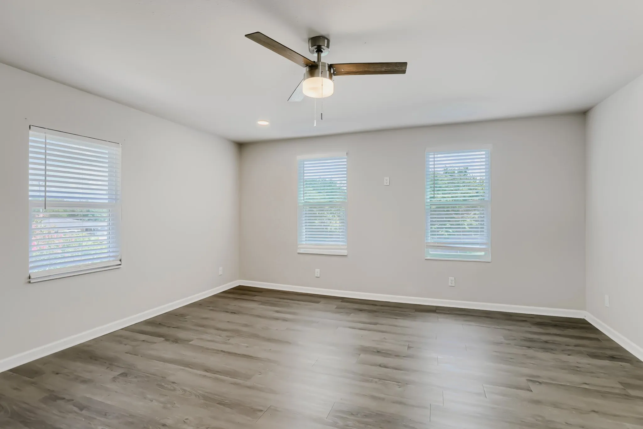 Single Family Residence For Sale in Denton County , 123 S 2nd Street, Sanger, Texas 76266, 3 Bedroom, 3 Bathroom, Garage spaces, 1,496 Sqft, built in 1954, mls#21246875, Real Estate Agent in Sanger, Homes For Sale in Denton county, Homes For Sale in Sanger, Realtor in Sanger Texas, Real Estate Brokerage Independent Realty Texas, Luminita Cordes Realtor