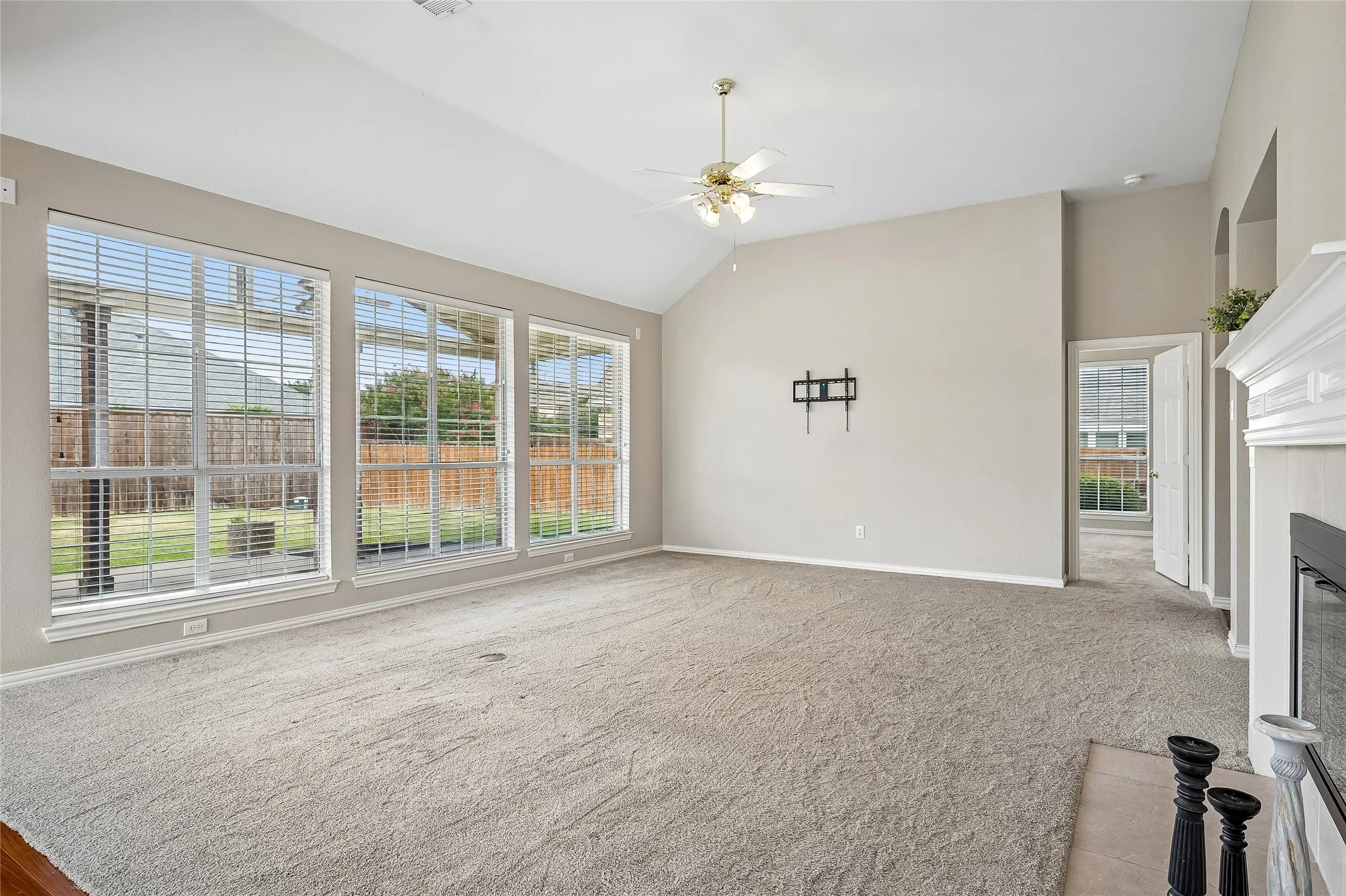 Single Family Residence For Sale in Denton County , 44 Creekside Drive, Trophy Club, Texas 76262, 5 Bedroom, 5 Bathroom, 3 Garage spaces, 3,904 Sqft, built in 2001, mls#21329239, Real Estate Agent in Trophy Club, Homes For Sale in Denton county, Homes For Sale in Trophy Club, Realtor in Trophy Club Texas, Real Estate Brokerage Independent Realty Texas, Luminita Cordes Realtor
