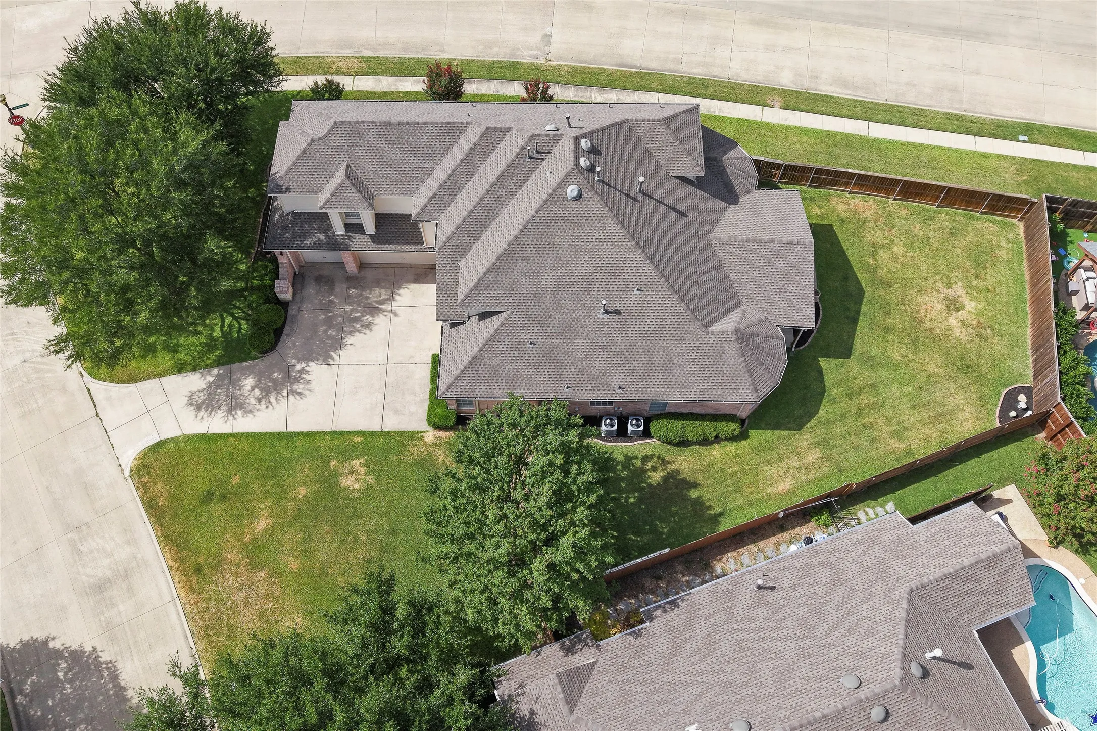 Single Family Residence For Sale in Denton County , 44 Creekside Drive, Trophy Club, Texas 76262, 5 Bedroom, 5 Bathroom, 3 Garage spaces, 3,904 Sqft, built in 2001, mls#21329239, Real Estate Agent in Trophy Club, Homes For Sale in Denton county, Homes For Sale in Trophy Club, Realtor in Trophy Club Texas, Real Estate Brokerage Independent Realty Texas, Luminita Cordes Realtor