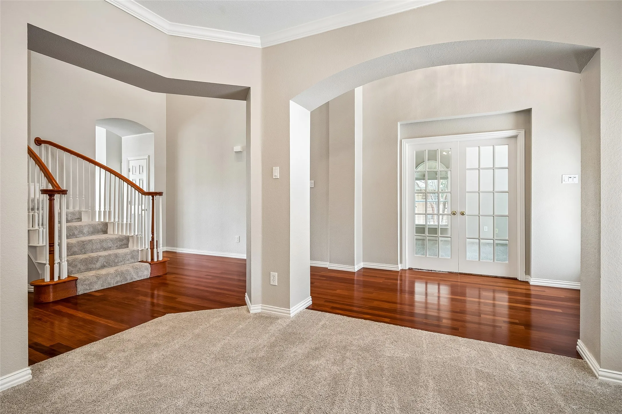 Single Family Residence For Sale in Denton County , 44 Creekside Drive, Trophy Club, Texas 76262, 5 Bedroom, 5 Bathroom, 3 Garage spaces, 3,904 Sqft, built in 2001, mls#21329239, Real Estate Agent in Trophy Club, Homes For Sale in Denton county, Homes For Sale in Trophy Club, Realtor in Trophy Club Texas, Real Estate Brokerage Independent Realty Texas, Luminita Cordes Realtor
