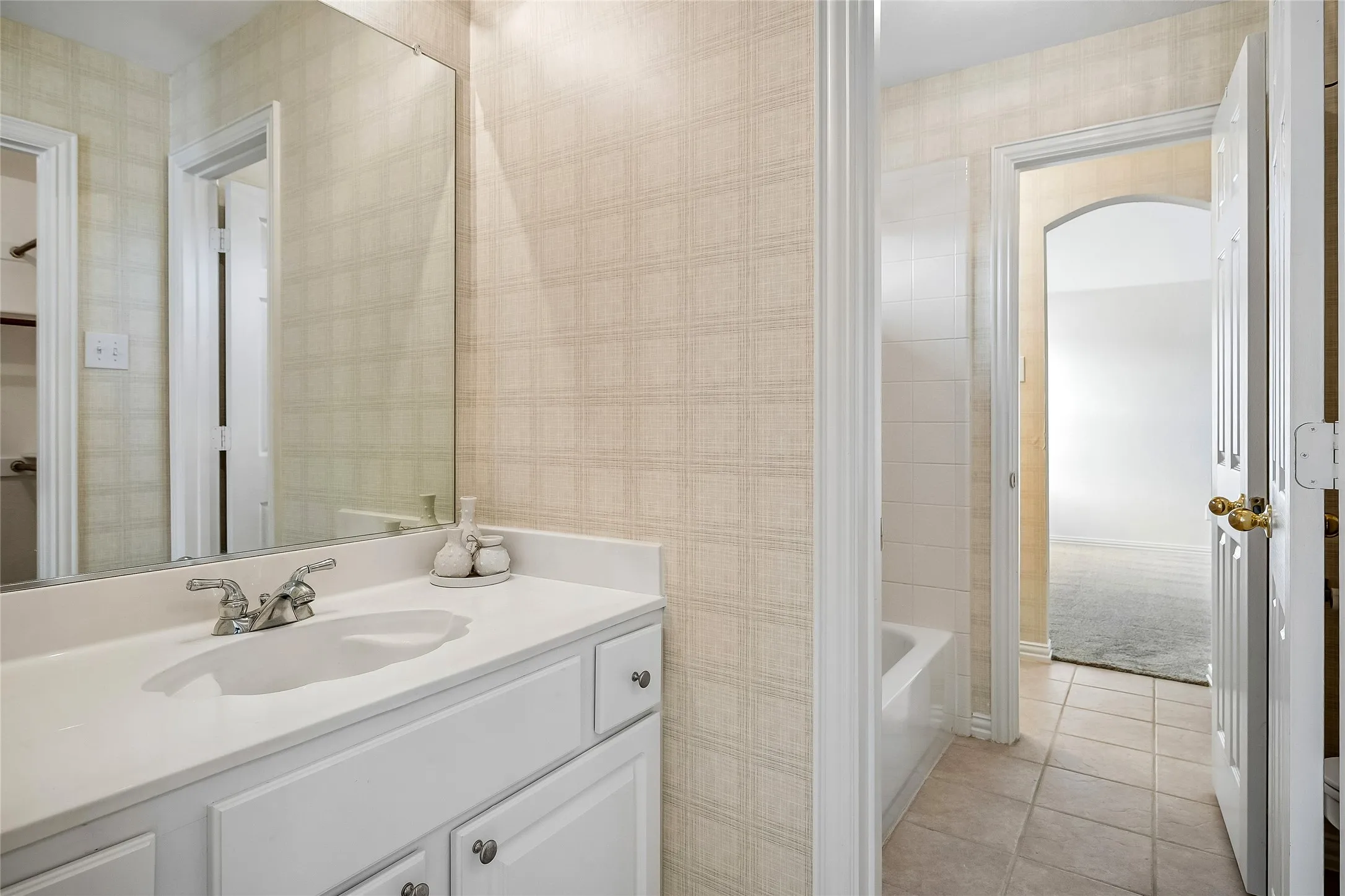 Single Family Residence For Sale in Denton County , 44 Creekside Drive, Trophy Club, Texas 76262, 5 Bedroom, 5 Bathroom, 3 Garage spaces, 3,904 Sqft, built in 2001, mls#21329239, Real Estate Agent in Trophy Club, Homes For Sale in Denton county, Homes For Sale in Trophy Club, Realtor in Trophy Club Texas, Real Estate Brokerage Independent Realty Texas, Luminita Cordes Realtor