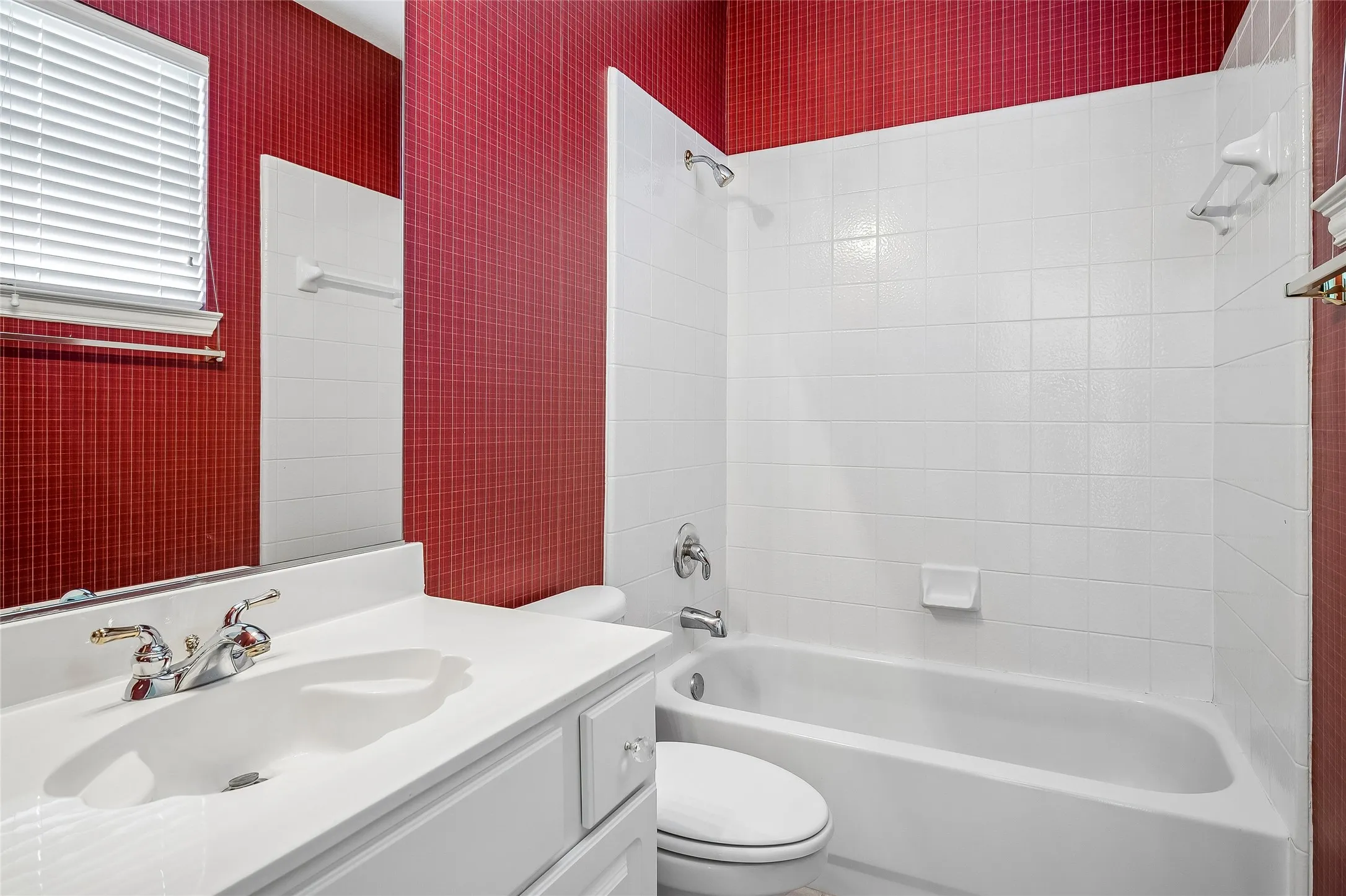 Single Family Residence For Sale in Denton County , 44 Creekside Drive, Trophy Club, Texas 76262, 5 Bedroom, 5 Bathroom, 3 Garage spaces, 3,904 Sqft, built in 2001, mls#21329239, Real Estate Agent in Trophy Club, Homes For Sale in Denton county, Homes For Sale in Trophy Club, Realtor in Trophy Club Texas, Real Estate Brokerage Independent Realty Texas, Luminita Cordes Realtor