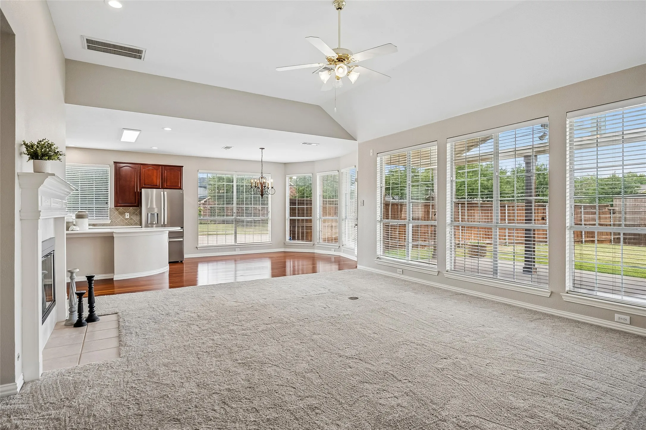Single Family Residence For Sale in Denton County , 44 Creekside Drive, Trophy Club, Texas 76262, 5 Bedroom, 5 Bathroom, 3 Garage spaces, 3,904 Sqft, built in 2001, mls#21329239, Real Estate Agent in Trophy Club, Homes For Sale in Denton county, Homes For Sale in Trophy Club, Realtor in Trophy Club Texas, Real Estate Brokerage Independent Realty Texas, Luminita Cordes Realtor