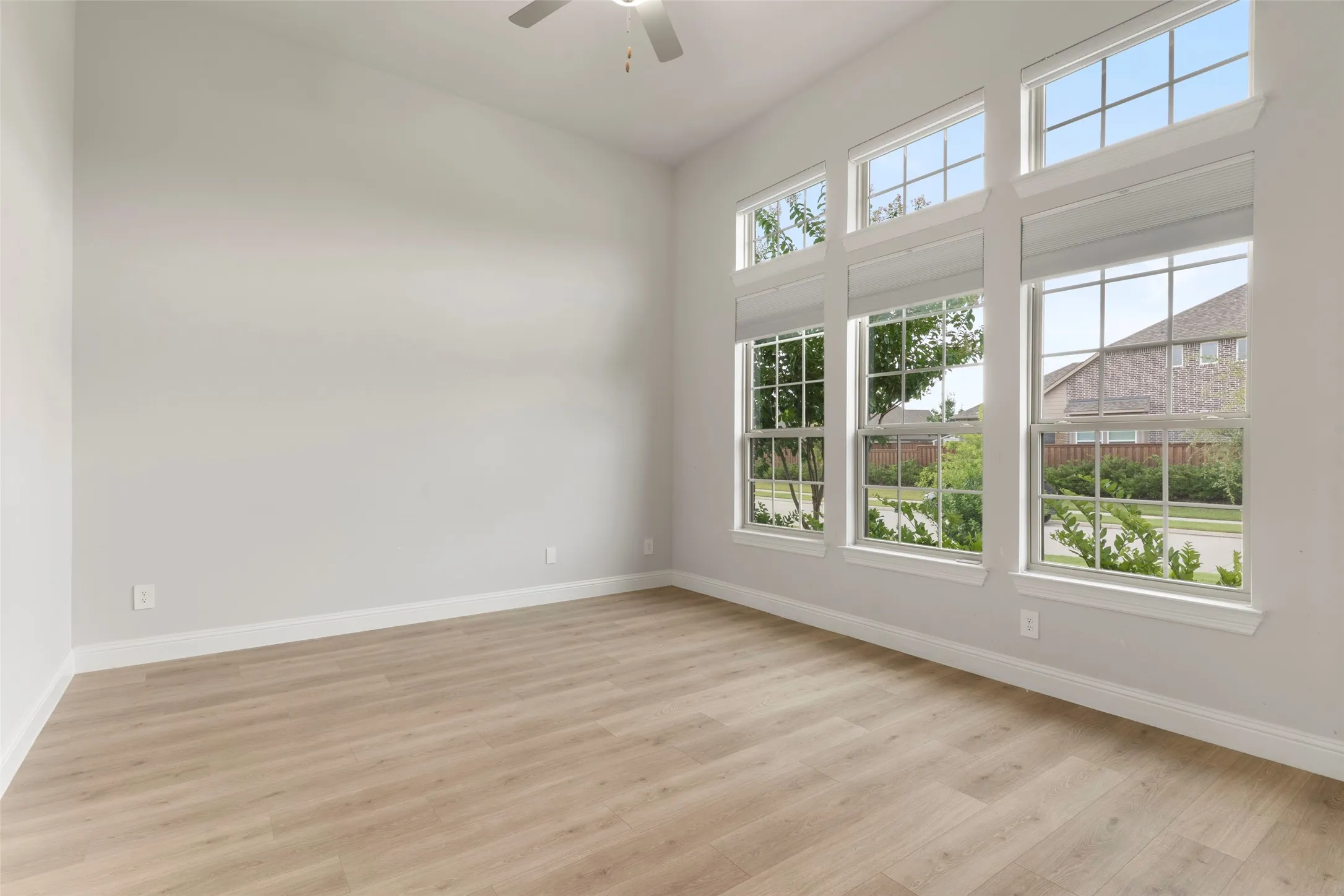 Single Family Residence For Sale in Collin County , 1421 Devotion Row, Wylie, Texas 75098, 4 Bedroom, 3 Bathroom, 2 Garage spaces, 2,989 Sqft, built in 2021, mls#21334472, Real Estate Agent in Wylie, Homes For Sale in Collin county, Homes For Sale in Wylie, Realtor in Wylie Texas, Real Estate Brokerage Independent Realty Texas, Luminita Cordes Realtor