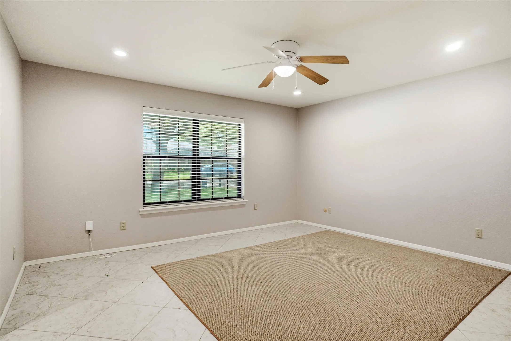 Duplex For Rent in Tarrant County , 4861 Ledgestone Court, Fort Worth, Texas 76132, 2 Bedroom, 2 Bathroom, 2 Garage spaces, 1,764 Sqft, built in 1978, mls#21334746, Real Estate Agent in Fort Worth, Homes For Rent in Tarrant county, Homes For Rent in Fort Worth, Realtor in Fort Worth Texas, Real Estate Brokerage Independent Realty Texas, Luminita Cordes Realtor