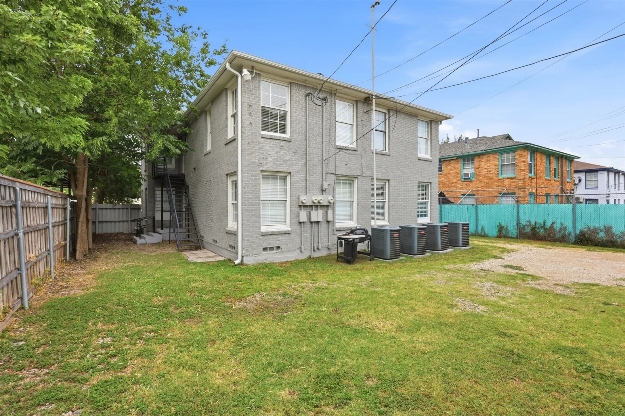 Quadruplex For Sale in Dallas County , 610 Winston Street, Dallas, Texas 75208, 4 Bedroom, 4 Bathroom, Garage spaces, 0 Sqft, built in 1943, Price $850,000, mls#21334312, Real Estate Agent in Dallas, Homes For Sale in Dallas county, Homes For Sale in Dallas, Realtor in Dallas Texas, Real Estate Brokerage Independent Realty Texas, Luminita Cordes Realtor