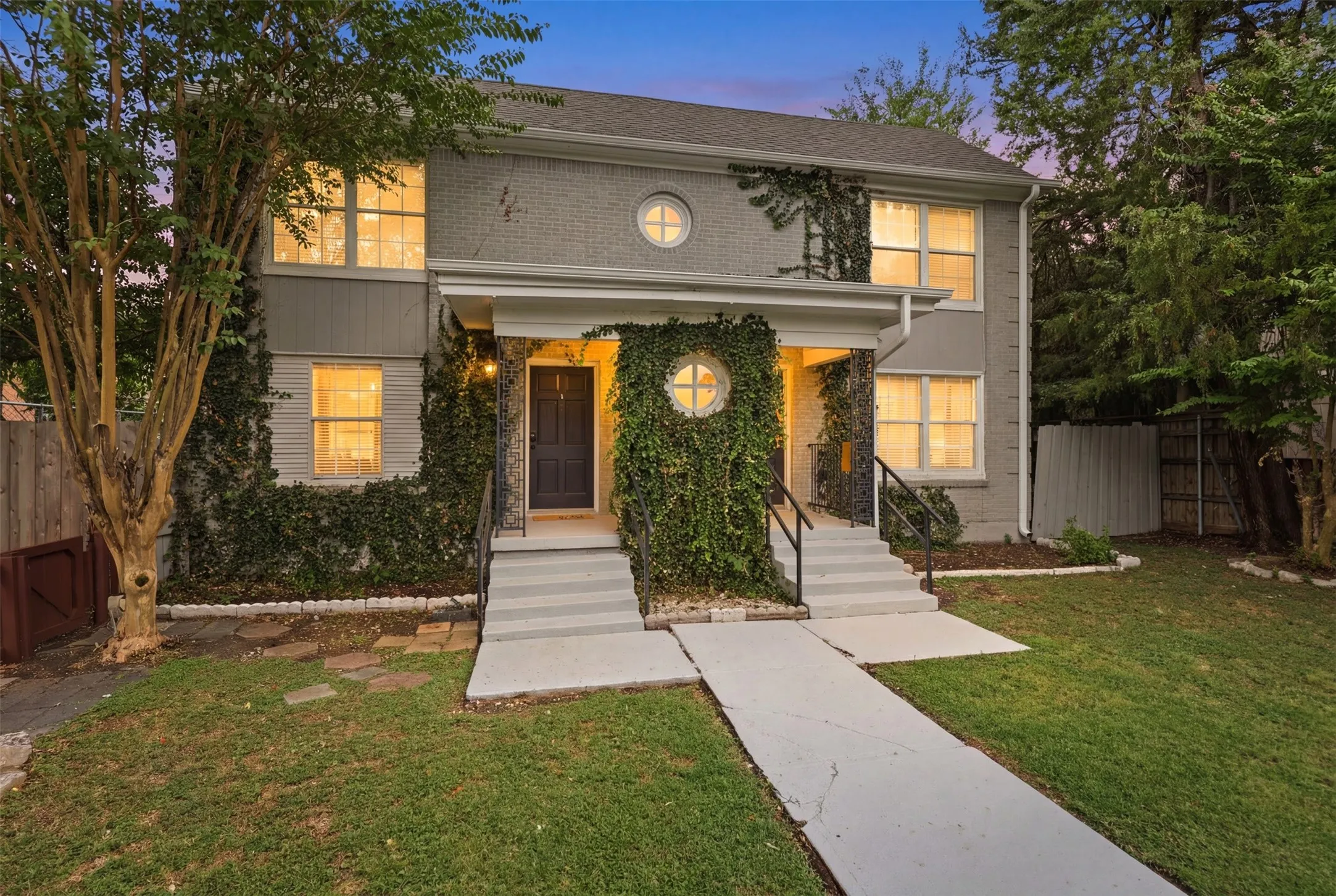 Quadruplex For Sale in Dallas County , 610 Winston Street, Dallas, Texas 75208, 4 Bedroom, 4 Bathroom, Garage spaces, 0 Sqft, built in 1943, Price $850,000, mls#21334312, Real Estate Agent in Dallas, Homes For Sale in Dallas county, Homes For Sale in Dallas, Realtor in Dallas Texas, Real Estate Brokerage Independent Realty Texas, Luminita Cordes Realtor