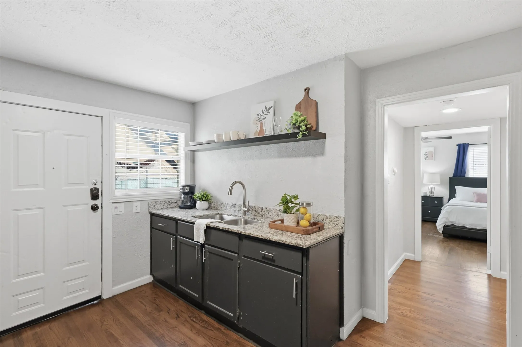 Quadruplex For Sale in Dallas County , 610 Winston Street, Dallas, Texas 75208, 4 Bedroom, 4 Bathroom, Garage spaces, 0 Sqft, built in 1943, Price $850,000, mls#21334312, Real Estate Agent in Dallas, Homes For Sale in Dallas county, Homes For Sale in Dallas, Realtor in Dallas Texas, Real Estate Brokerage Independent Realty Texas, Luminita Cordes Realtor