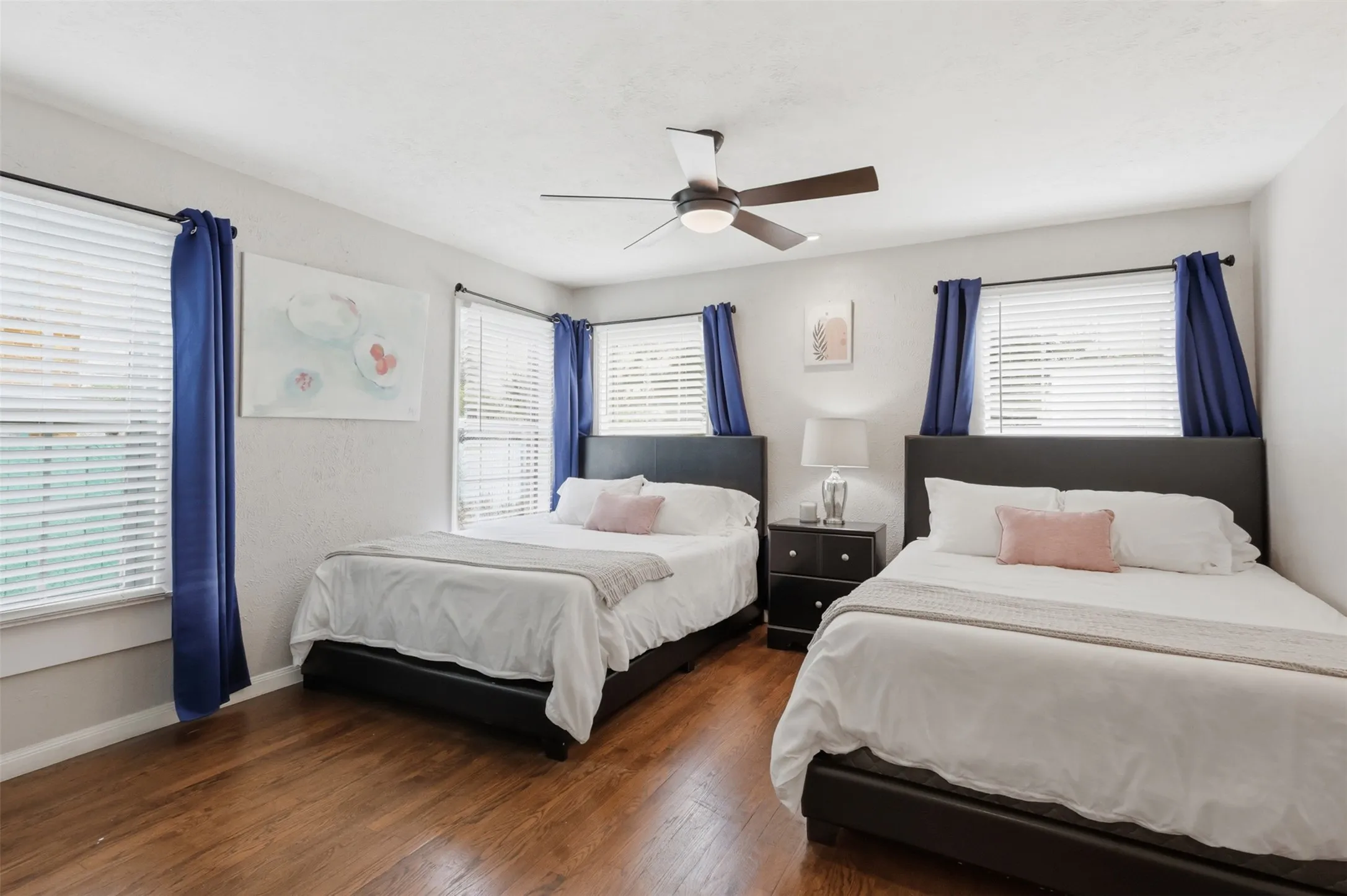 Quadruplex For Sale in Dallas County , 610 Winston Street, Dallas, Texas 75208, 4 Bedroom, 4 Bathroom, Garage spaces, 0 Sqft, built in 1943, Price $850,000, mls#21334312, Real Estate Agent in Dallas, Homes For Sale in Dallas county, Homes For Sale in Dallas, Realtor in Dallas Texas, Real Estate Brokerage Independent Realty Texas, Luminita Cordes Realtor
