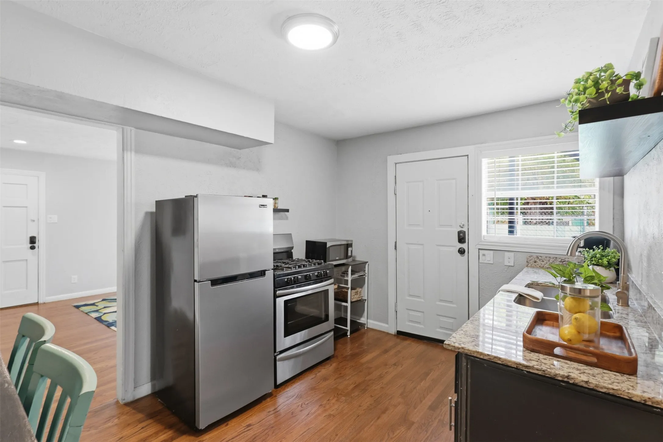 Quadruplex For Sale in Dallas County , 610 Winston Street, Dallas, Texas 75208, 4 Bedroom, 4 Bathroom, Garage spaces, 0 Sqft, built in 1943, Price $850,000, mls#21334312, Real Estate Agent in Dallas, Homes For Sale in Dallas county, Homes For Sale in Dallas, Realtor in Dallas Texas, Real Estate Brokerage Independent Realty Texas, Luminita Cordes Realtor