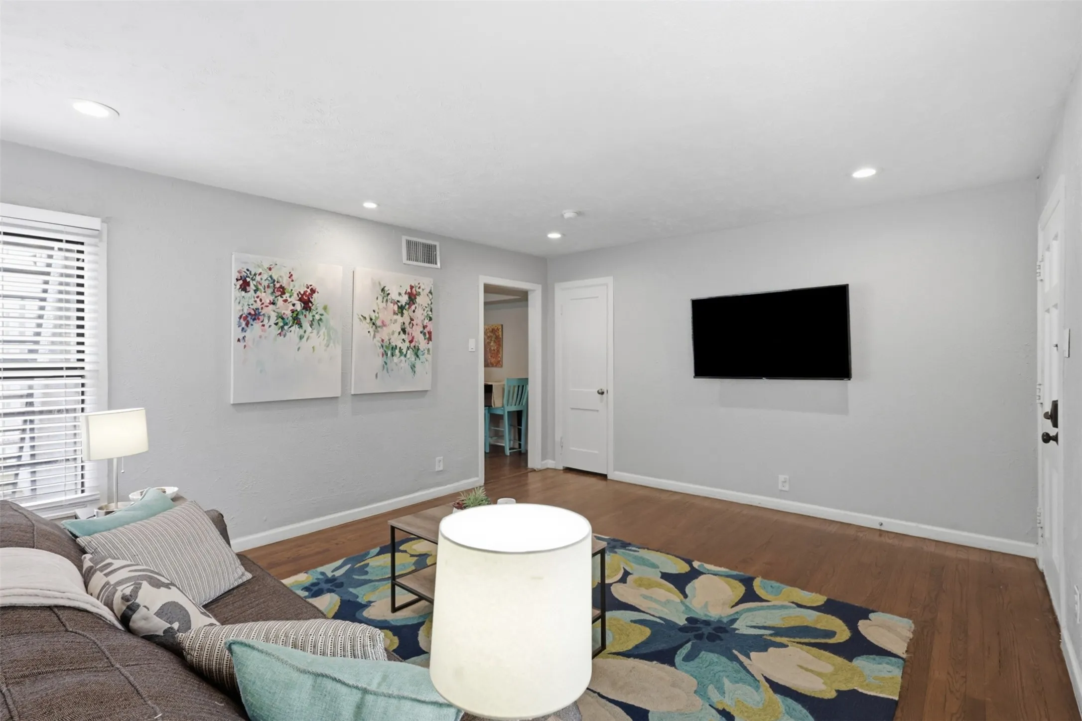 Quadruplex For Sale in Dallas County , 610 Winston Street, Dallas, Texas 75208, 4 Bedroom, 4 Bathroom, Garage spaces, 0 Sqft, built in 1943, Price $850,000, mls#21334312, Real Estate Agent in Dallas, Homes For Sale in Dallas county, Homes For Sale in Dallas, Realtor in Dallas Texas, Real Estate Brokerage Independent Realty Texas, Luminita Cordes Realtor
