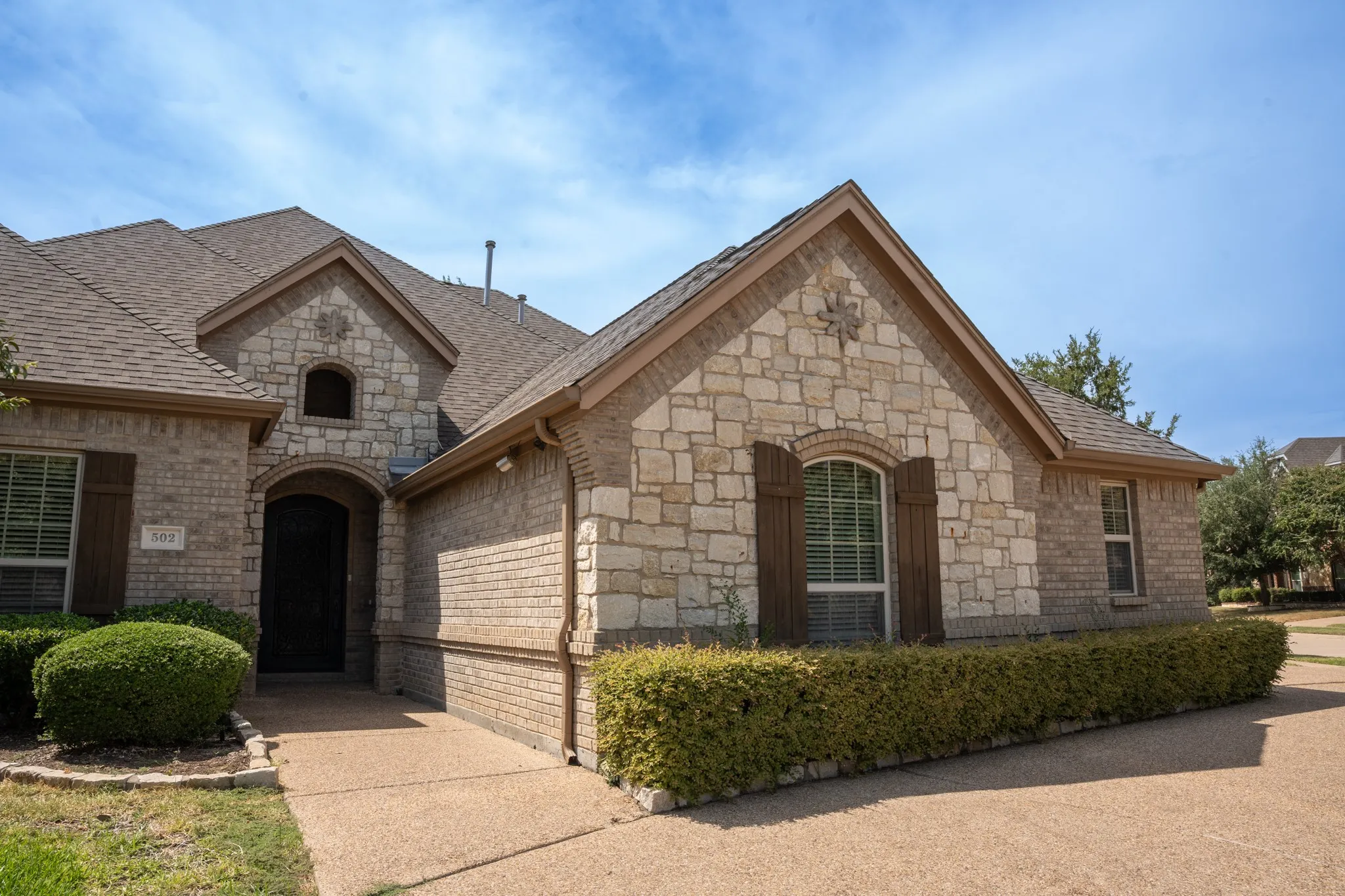 Single Family Residence For Sale in Tarrant County , 502 Lismore Drive, Mansfield, Texas 76063, 5 Bedroom, 3 Bathroom, 3 Garage spaces, 3,501 Sqft, built in 2008, mls#21334765, Real Estate Agent in Mansfield, Homes For Sale in Tarrant county, Homes For Sale in Mansfield, Realtor in Mansfield Texas, Real Estate Brokerage Independent Realty Texas, Luminita Cordes Realtor