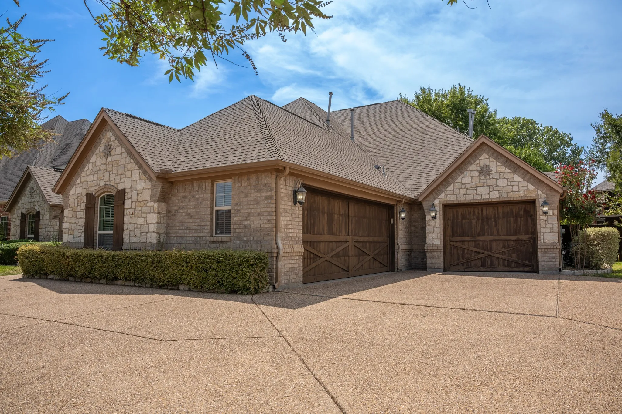 Single Family Residence For Sale in Tarrant County , 502 Lismore Drive, Mansfield, Texas 76063, 5 Bedroom, 3 Bathroom, 3 Garage spaces, 3,501 Sqft, built in 2008, mls#21334765, Real Estate Agent in Mansfield, Homes For Sale in Tarrant county, Homes For Sale in Mansfield, Realtor in Mansfield Texas, Real Estate Brokerage Independent Realty Texas, Luminita Cordes Realtor