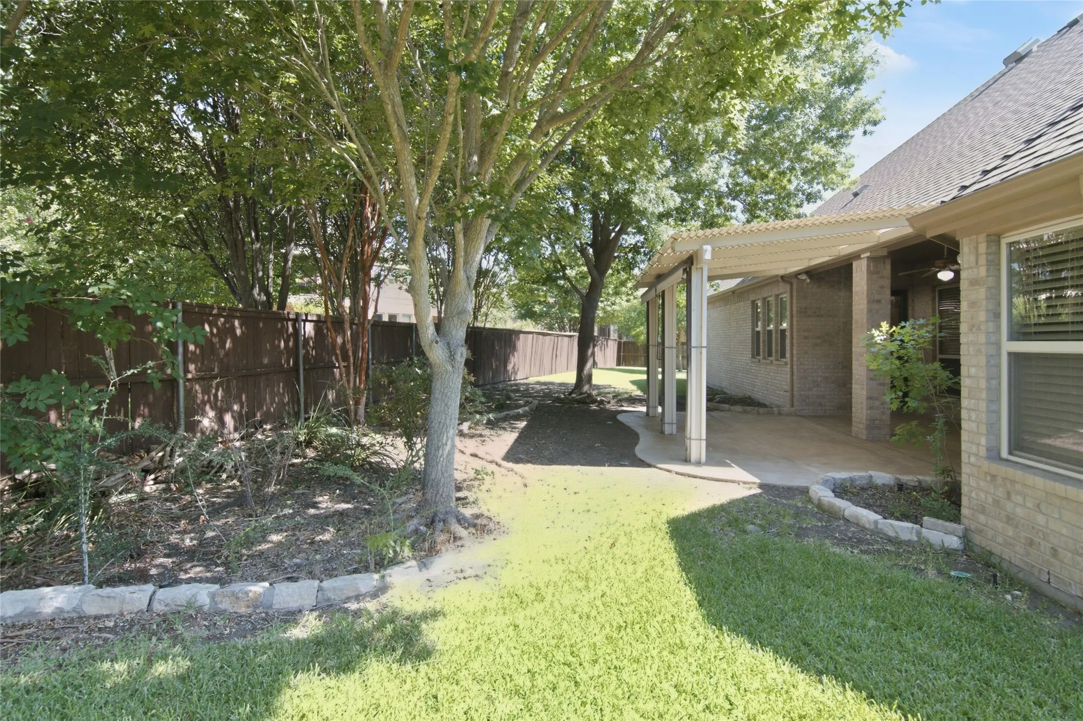 Single Family Residence For Sale in Tarrant County , 502 Lismore Drive, Mansfield, Texas 76063, 5 Bedroom, 3 Bathroom, 3 Garage spaces, 3,501 Sqft, built in 2008, mls#21334765, Real Estate Agent in Mansfield, Homes For Sale in Tarrant county, Homes For Sale in Mansfield, Realtor in Mansfield Texas, Real Estate Brokerage Independent Realty Texas, Luminita Cordes Realtor