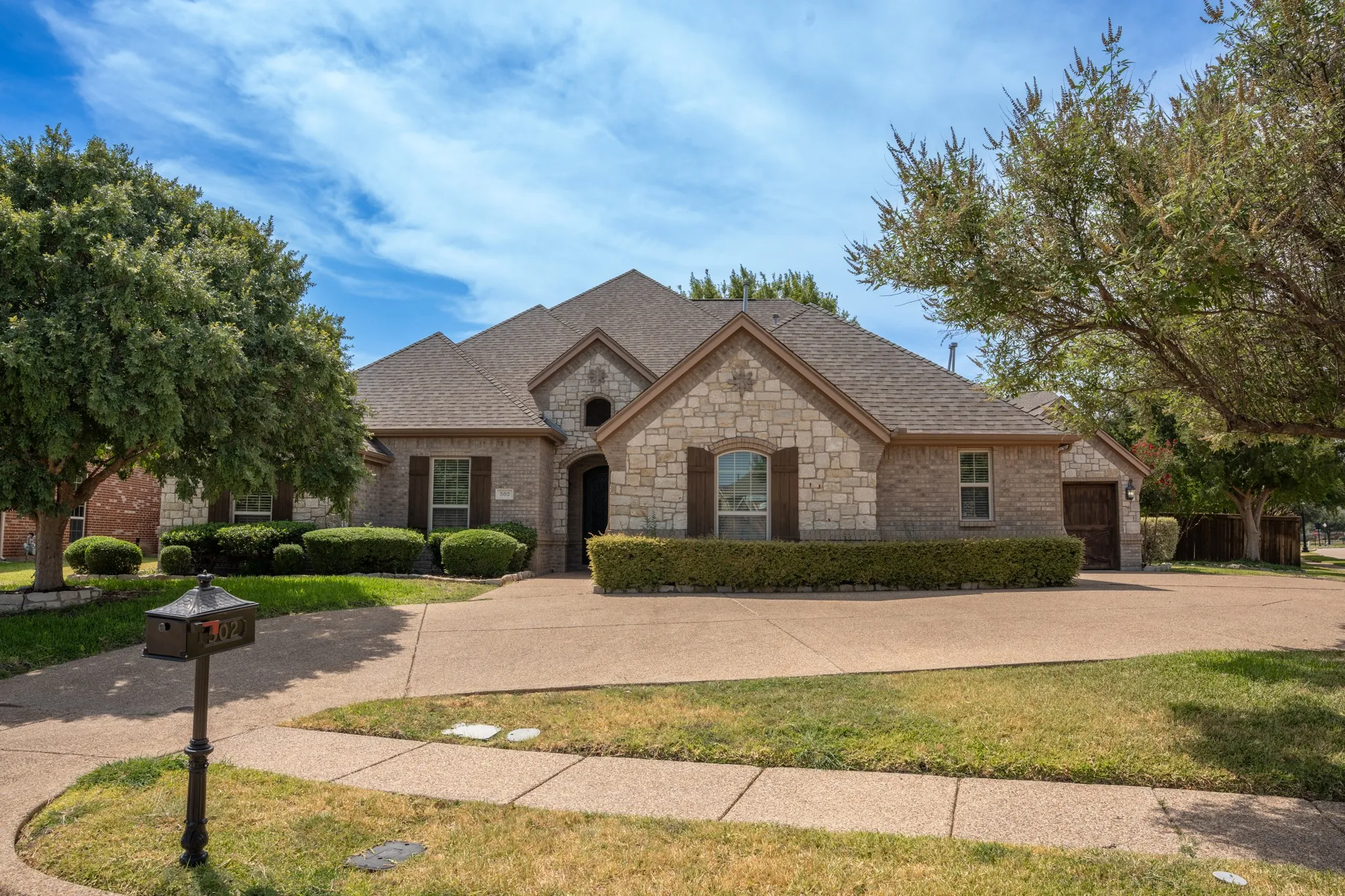 Single Family Residence For Sale in Tarrant County , 502 Lismore Drive, Mansfield, Texas 76063, 5 Bedroom, 3 Bathroom, 3 Garage spaces, 3,501 Sqft, built in 2008, mls#21334765, Real Estate Agent in Mansfield, Homes For Sale in Tarrant county, Homes For Sale in Mansfield, Realtor in Mansfield Texas, Real Estate Brokerage Independent Realty Texas, Luminita Cordes Realtor