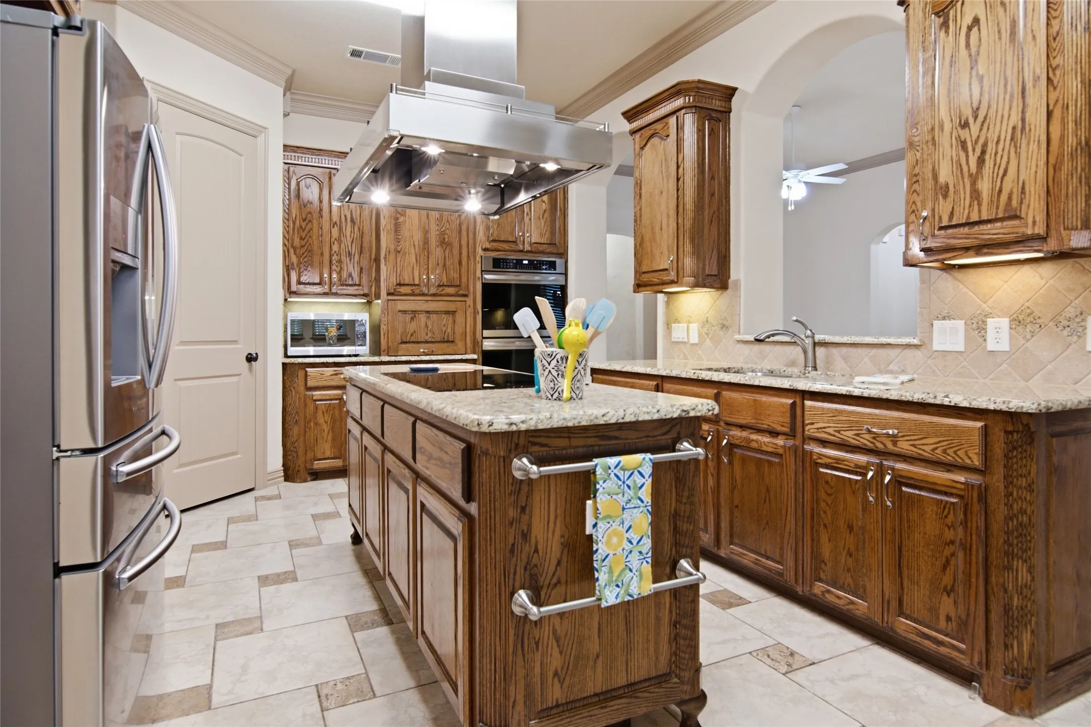 Single Family Residence For Sale in Tarrant County , 502 Lismore Drive, Mansfield, Texas 76063, 5 Bedroom, 3 Bathroom, 3 Garage spaces, 3,501 Sqft, built in 2008, mls#21334765, Real Estate Agent in Mansfield, Homes For Sale in Tarrant county, Homes For Sale in Mansfield, Realtor in Mansfield Texas, Real Estate Brokerage Independent Realty Texas, Luminita Cordes Realtor