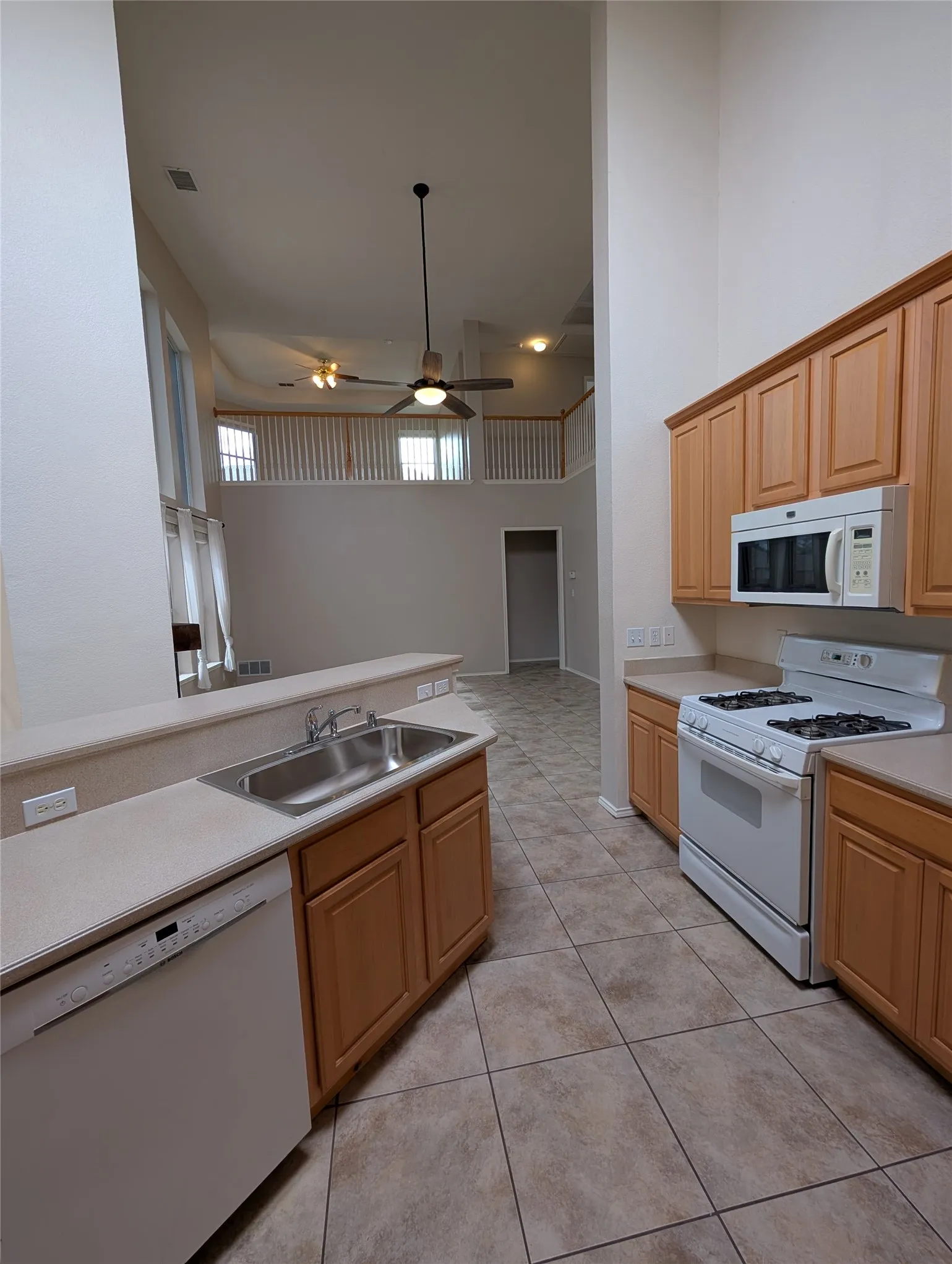 Single Family Residence For Sale in Collin County , 427 Rainforest Court, Murphy, Texas 75094, 4 Bedroom, 3 Bathroom, 2 Garage spaces, 2,758 Sqft, built in 2000, mls#21334329, Real Estate Agent in Murphy, Homes For Sale in Collin county, Homes For Sale in Murphy, Realtor in Murphy Texas, Real Estate Brokerage Independent Realty Texas, Luminita Cordes Realtor