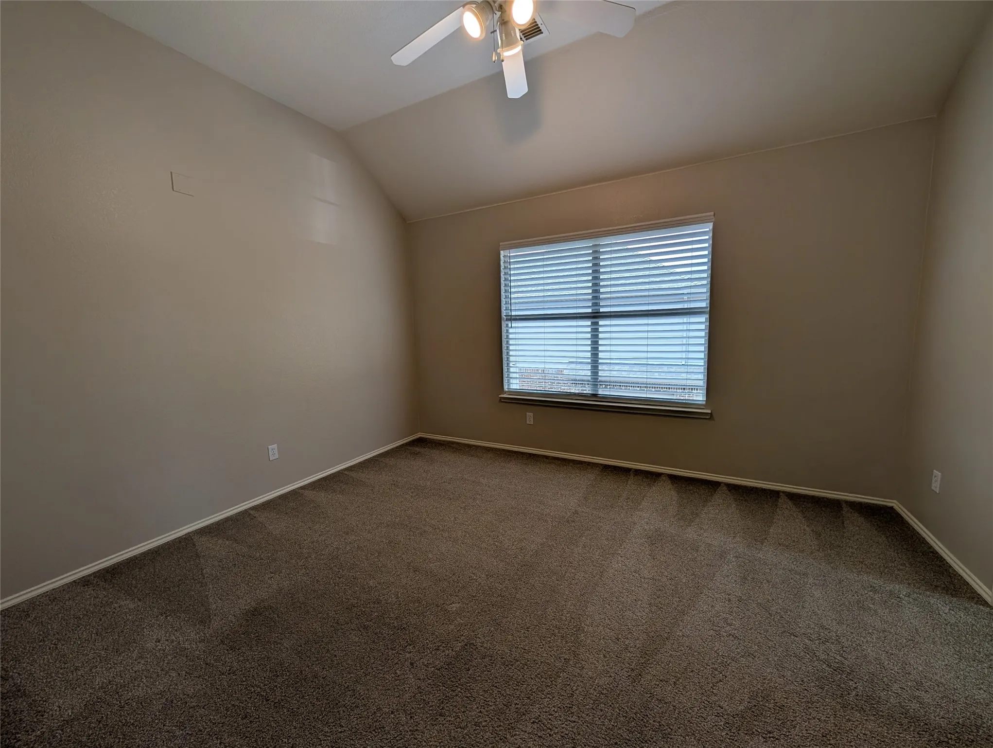 Single Family Residence For Sale in Collin County , 427 Rainforest Court, Murphy, Texas 75094, 4 Bedroom, 3 Bathroom, 2 Garage spaces, 2,758 Sqft, built in 2000, mls#21334329, Real Estate Agent in Murphy, Homes For Sale in Collin county, Homes For Sale in Murphy, Realtor in Murphy Texas, Real Estate Brokerage Independent Realty Texas, Luminita Cordes Realtor