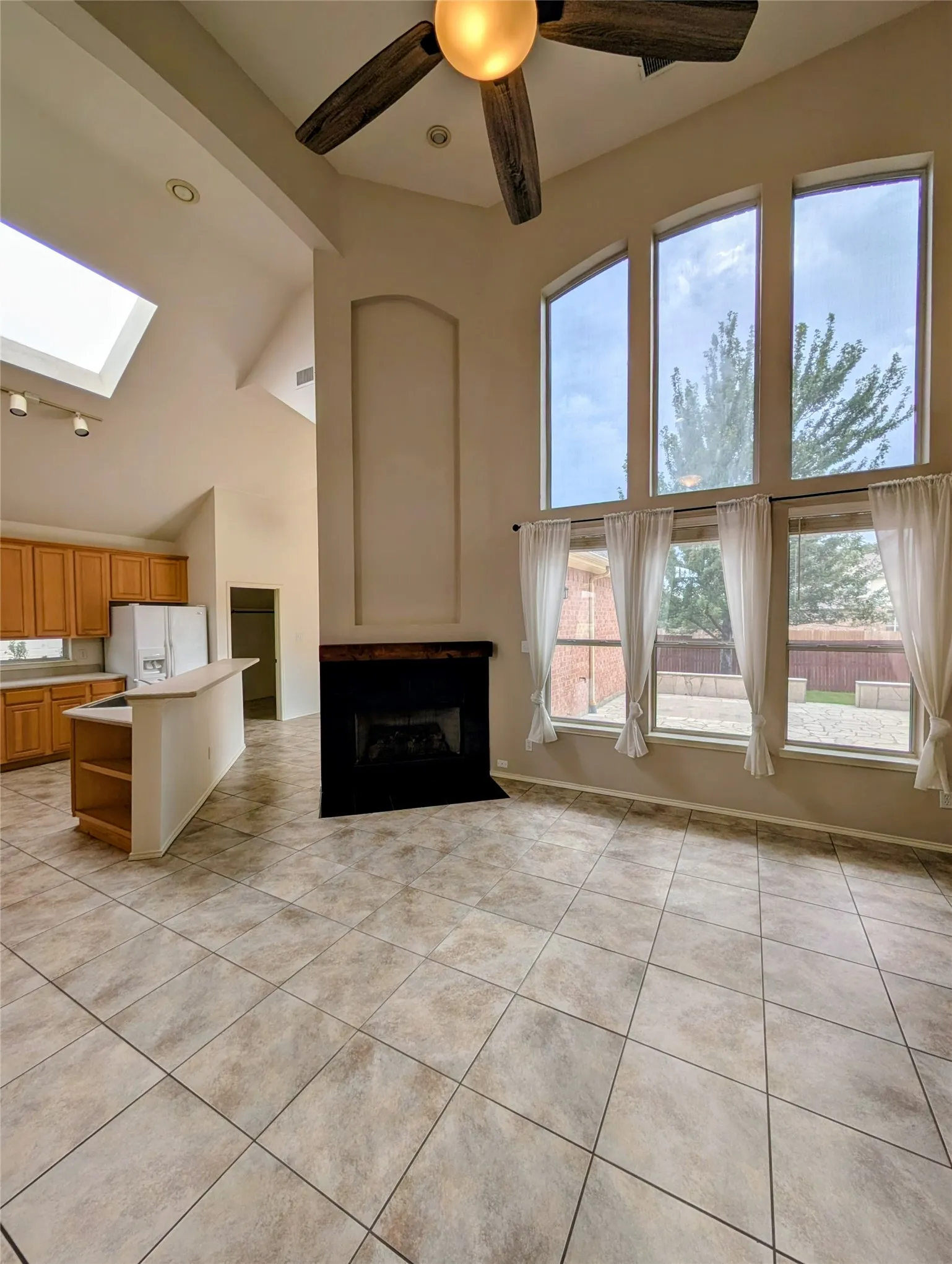 Single Family Residence For Sale in Collin County , 427 Rainforest Court, Murphy, Texas 75094, 4 Bedroom, 3 Bathroom, 2 Garage spaces, 2,758 Sqft, built in 2000, mls#21334329, Real Estate Agent in Murphy, Homes For Sale in Collin county, Homes For Sale in Murphy, Realtor in Murphy Texas, Real Estate Brokerage Independent Realty Texas, Luminita Cordes Realtor